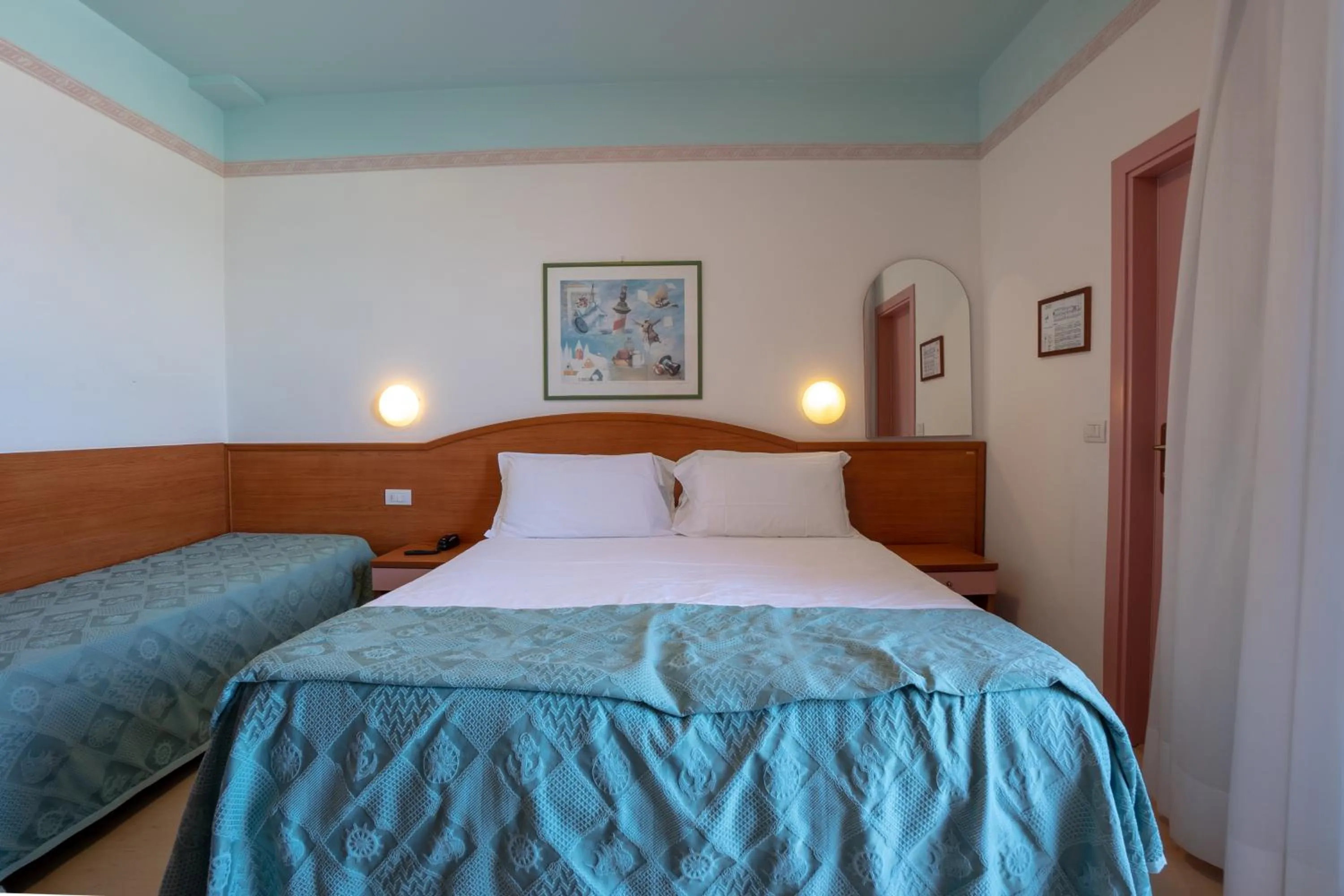 Bedroom, Bed in Hotel Lungomare