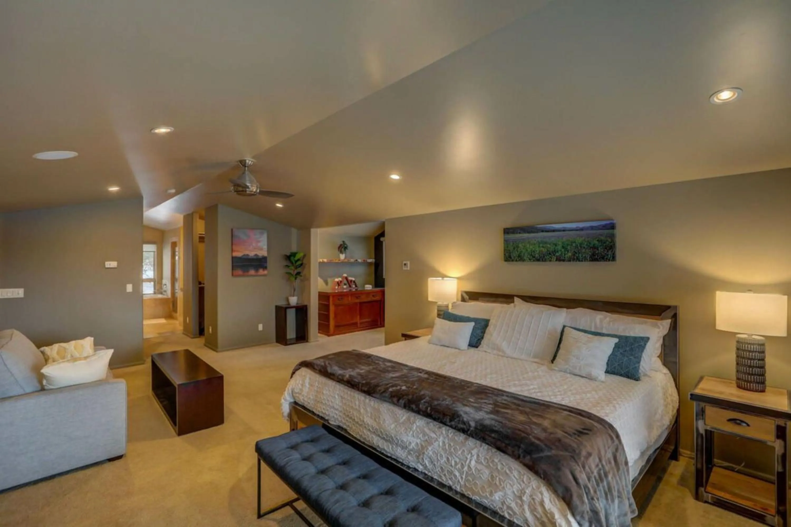 Bedroom, Bed in Mackinaw Manor by Casago McCall - Donerightmanagement