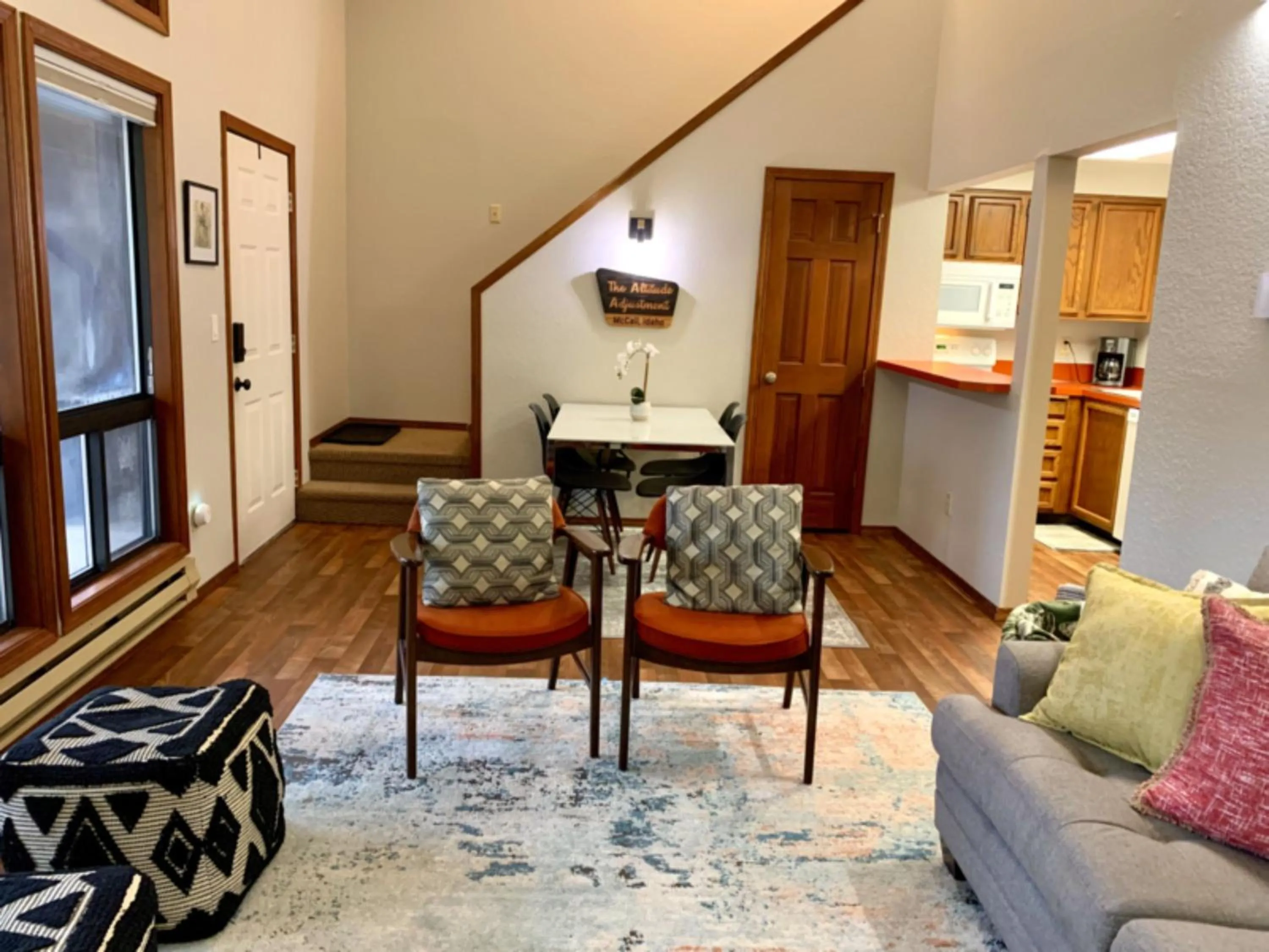 Living room in Mackinaw Manor by Casago McCall - Donerightmanagement