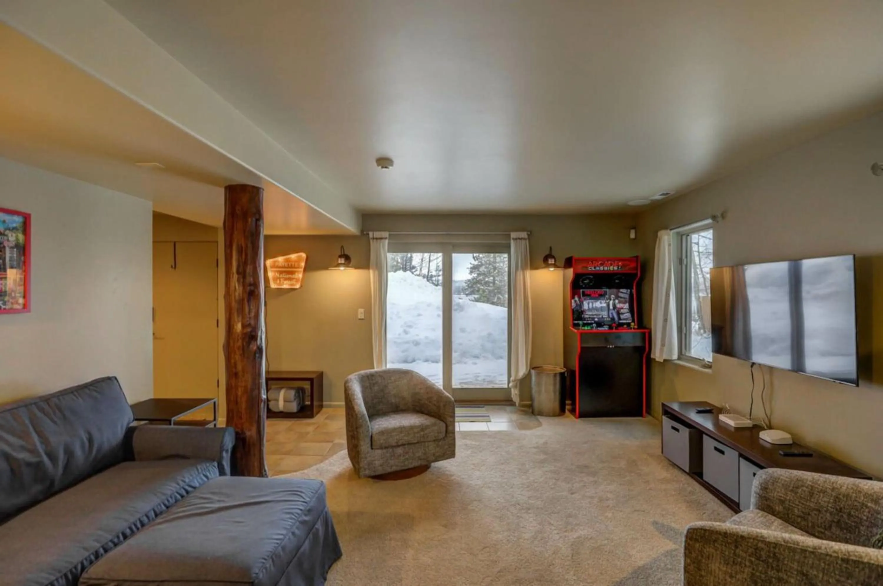 Living room in Mackinaw Manor by Casago McCall - Donerightmanagement