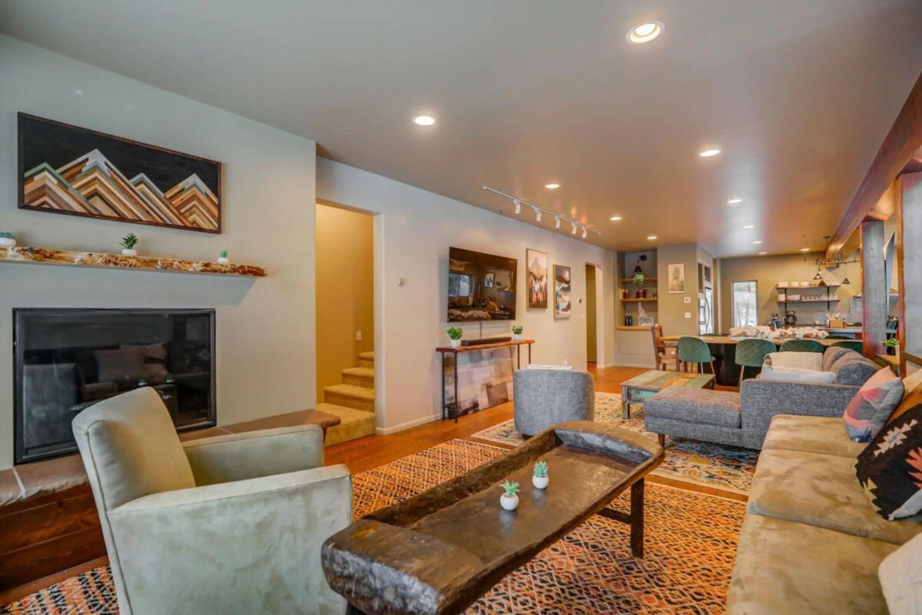 Living room in Mackinaw Manor by Casago McCall - Donerightmanagement