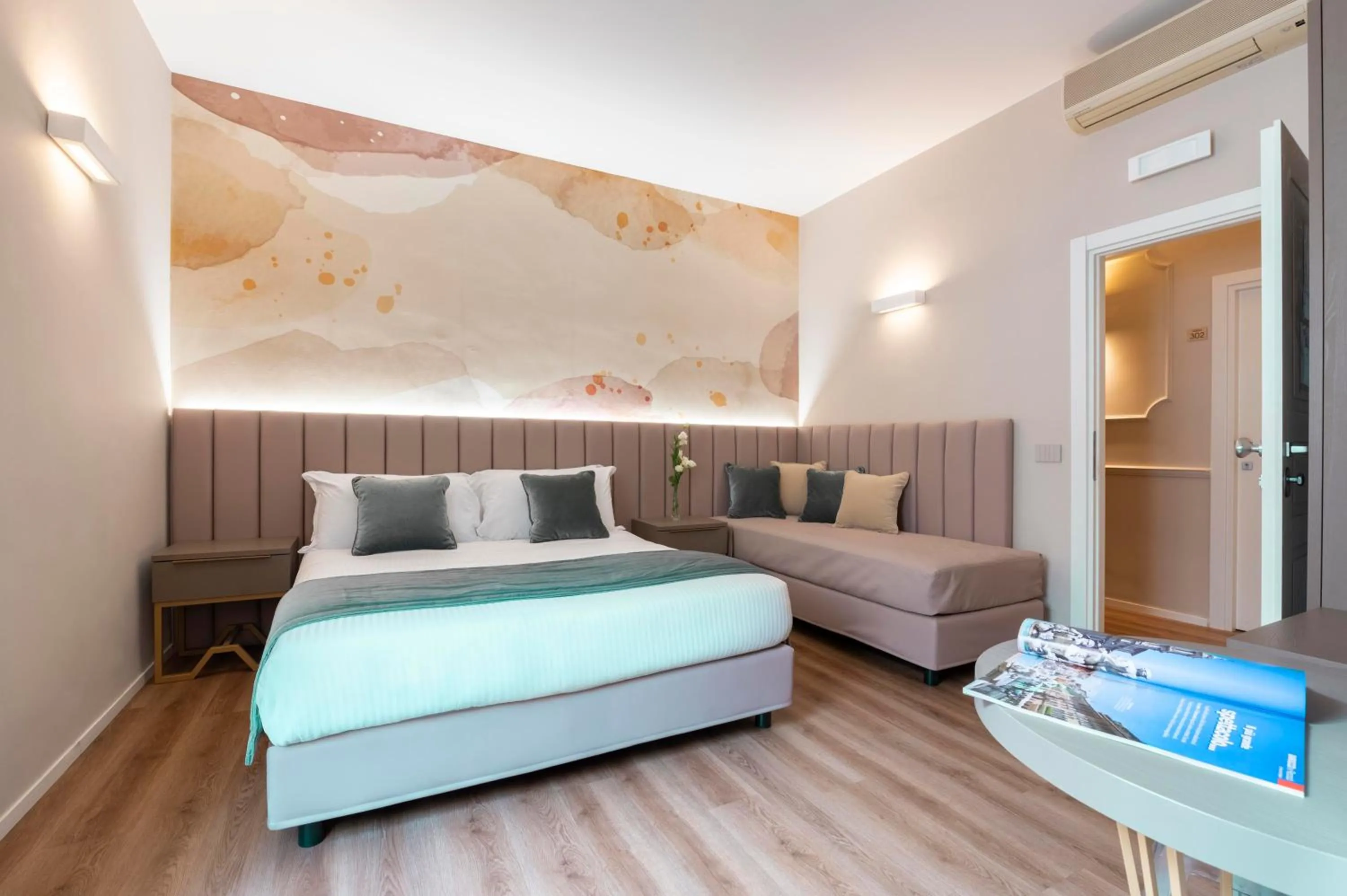 Photo of the whole room, Bed in Hotel Magic