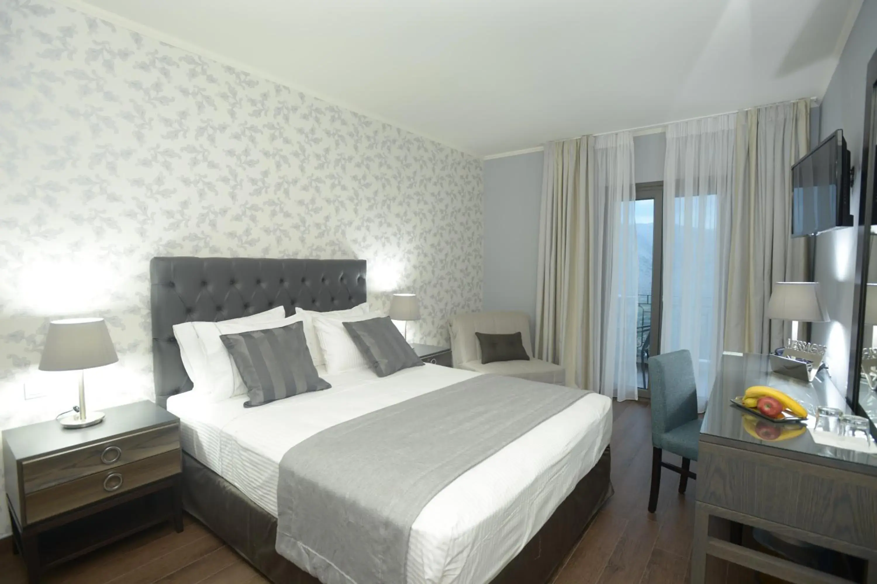 Triple Room in Theasis Hotel Paramythia Triple Room in Theasis Hotel Paramythia