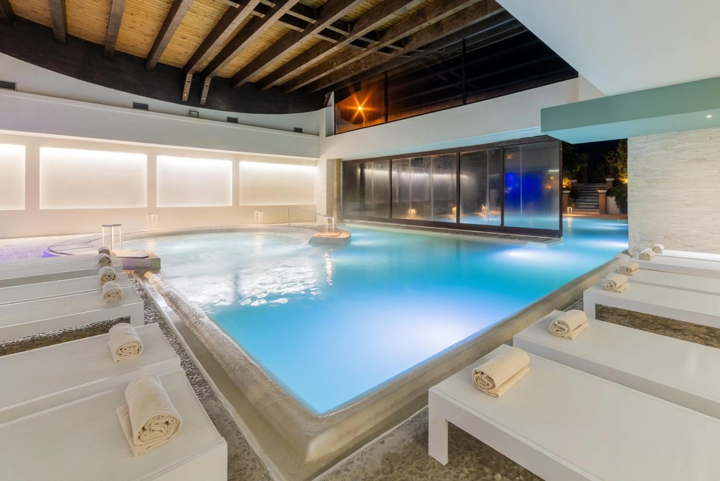 Hot Spring Bath in Hotel Salus Terme - Adults Only