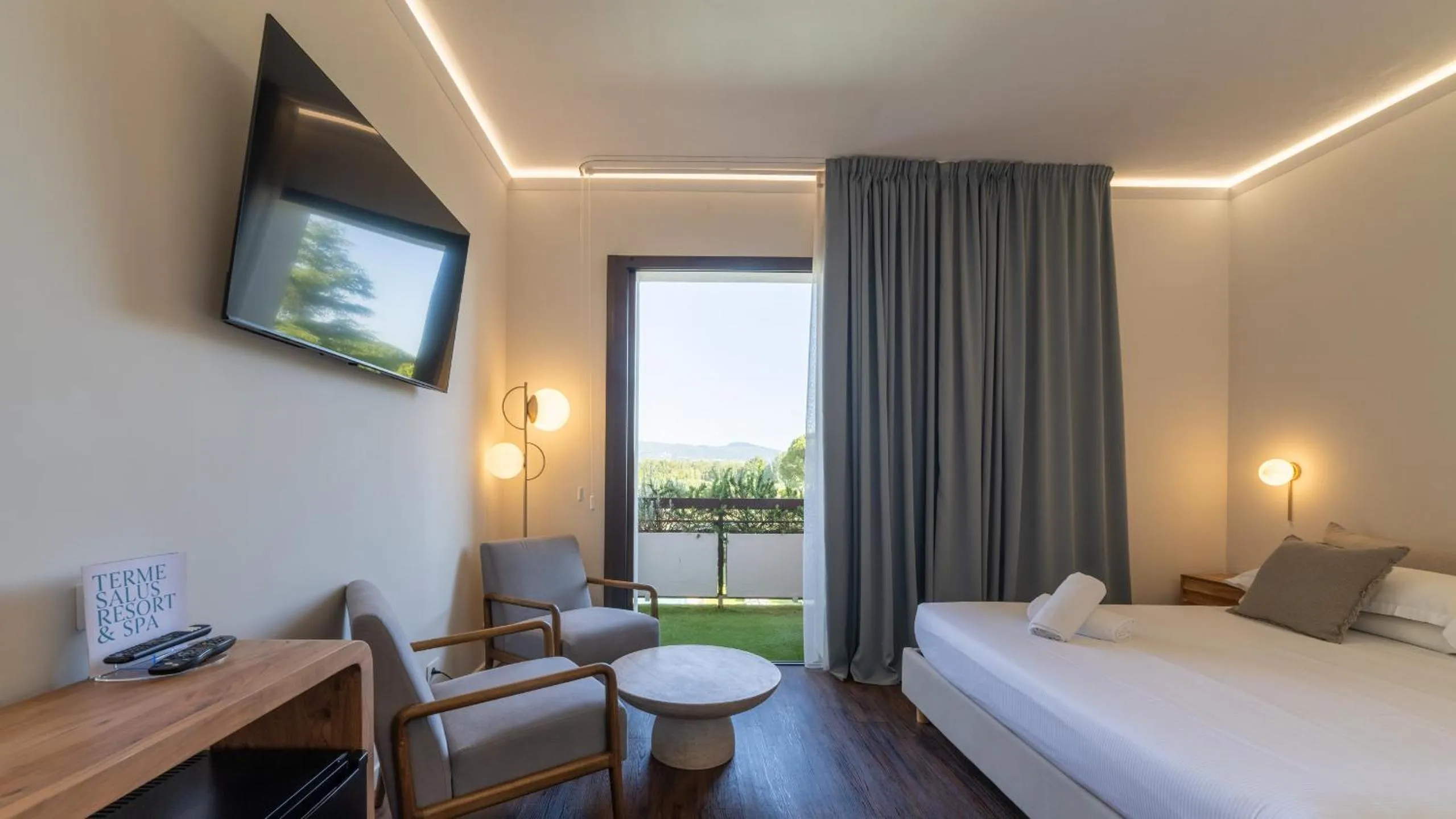 Photo of the whole room, Bed in Hotel Salus Terme - Adults Only