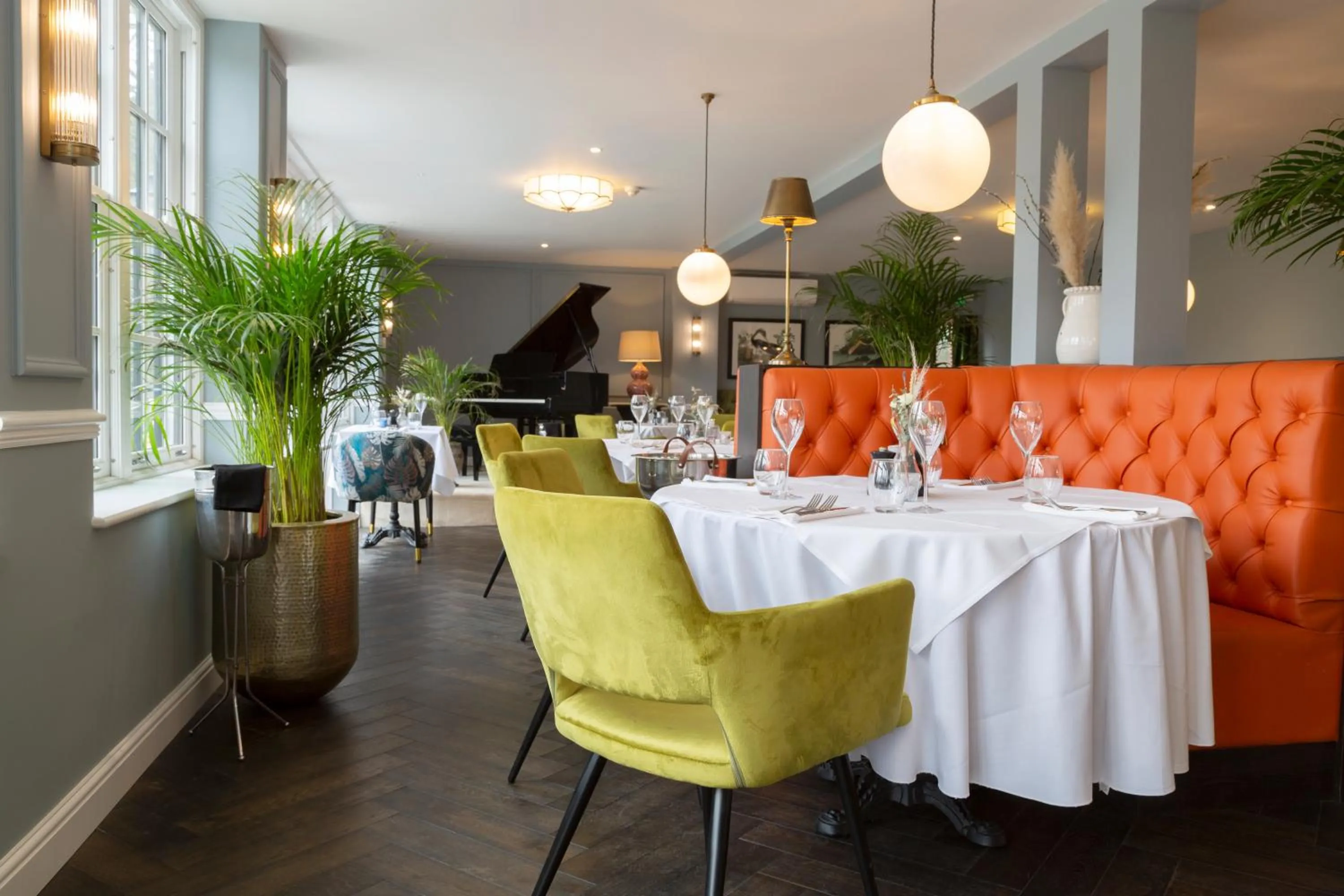 Restaurant/places to eat in Worlington Hall