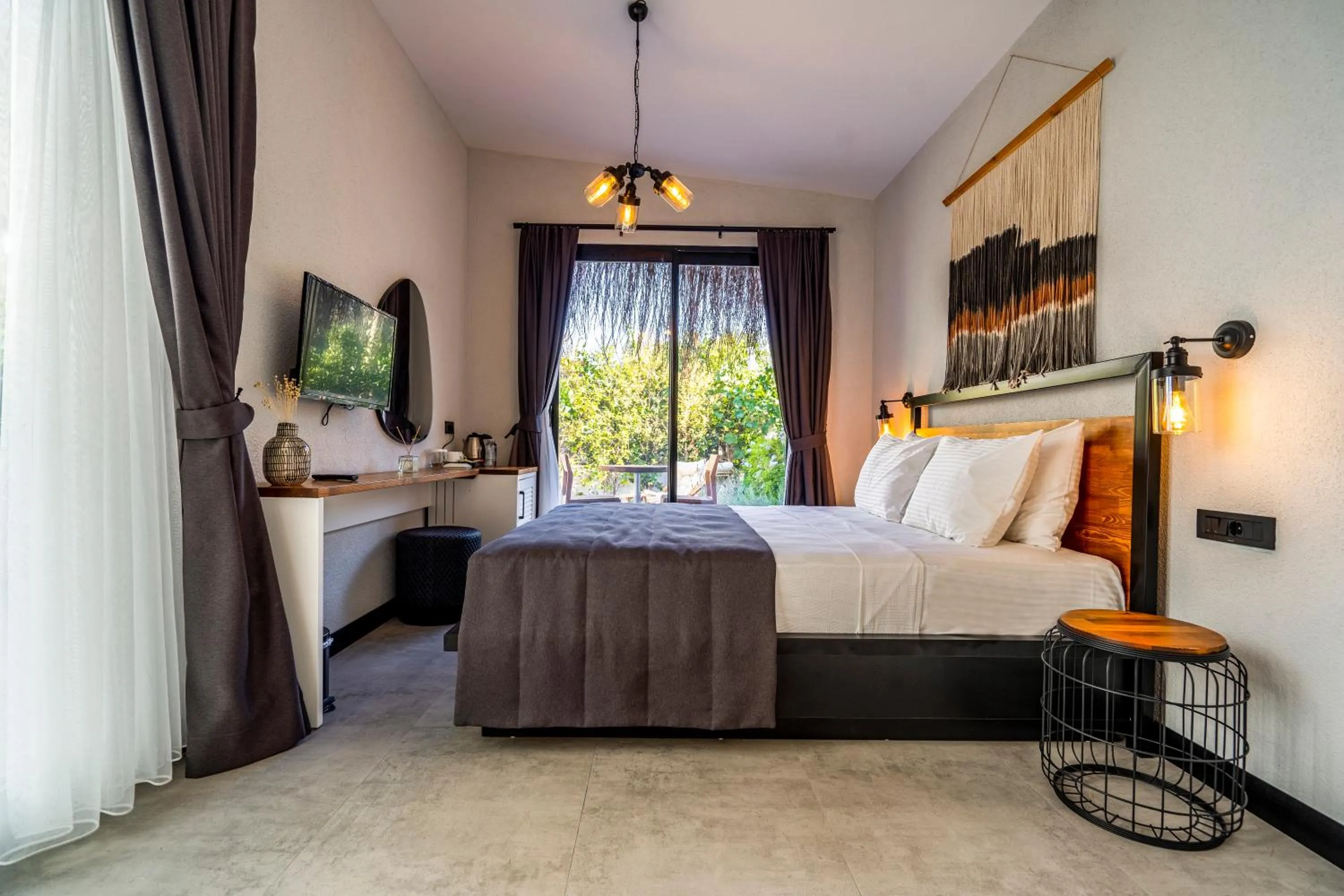 Photo of the whole room, Bed in Primus Alacati Adult Only