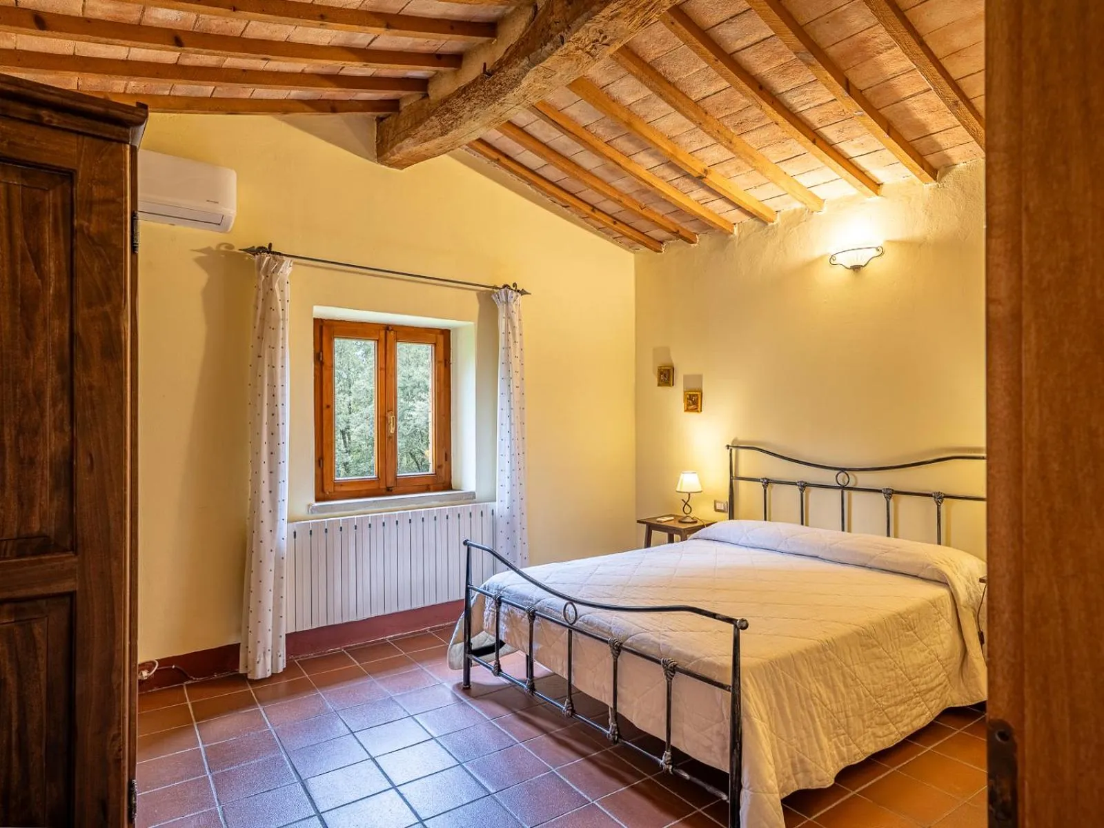 Bed in Antico Borgo Poggiarello