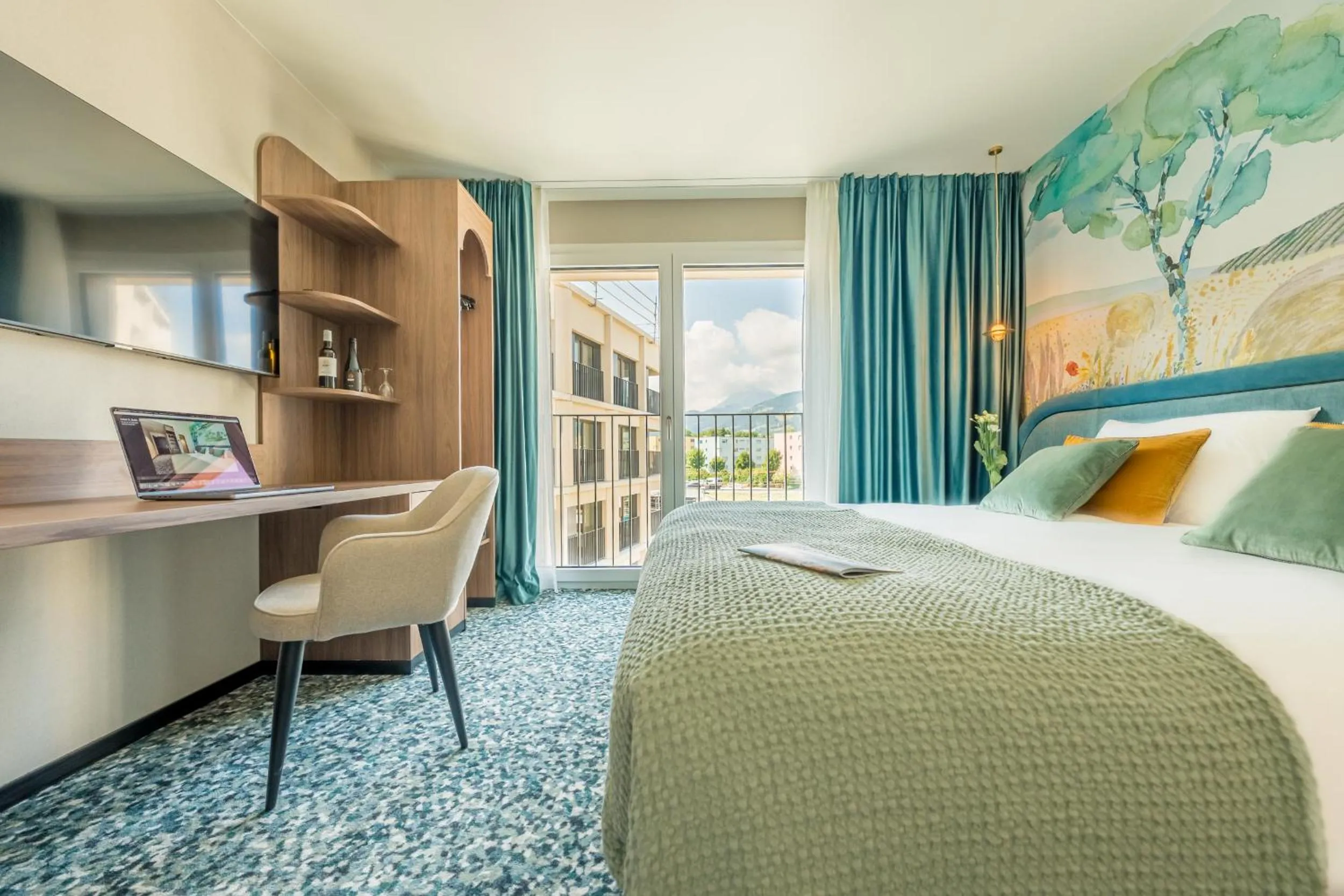 Photo of the whole room, Bed in Hotel D Bulle - La Gruyère