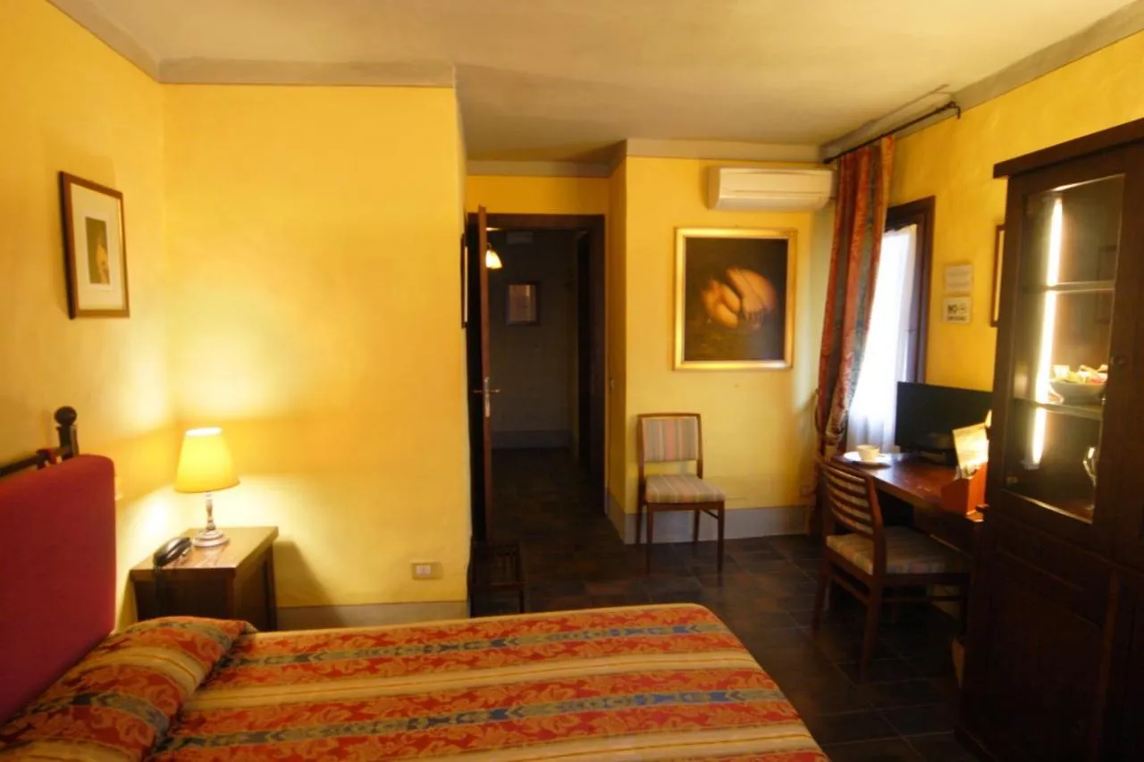 Photo of the whole room, Bed in Locanda Viani