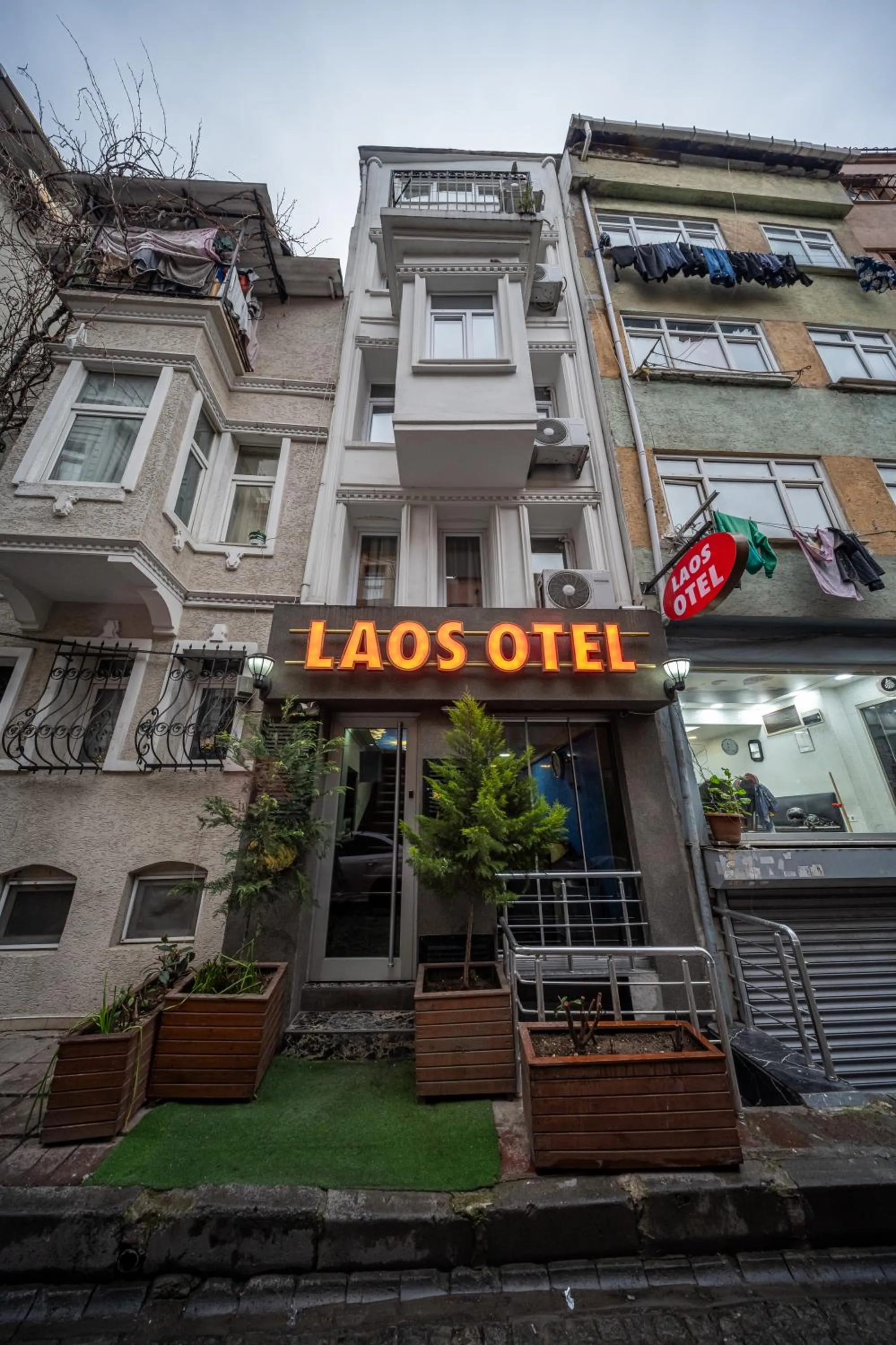 LAOS OTEL