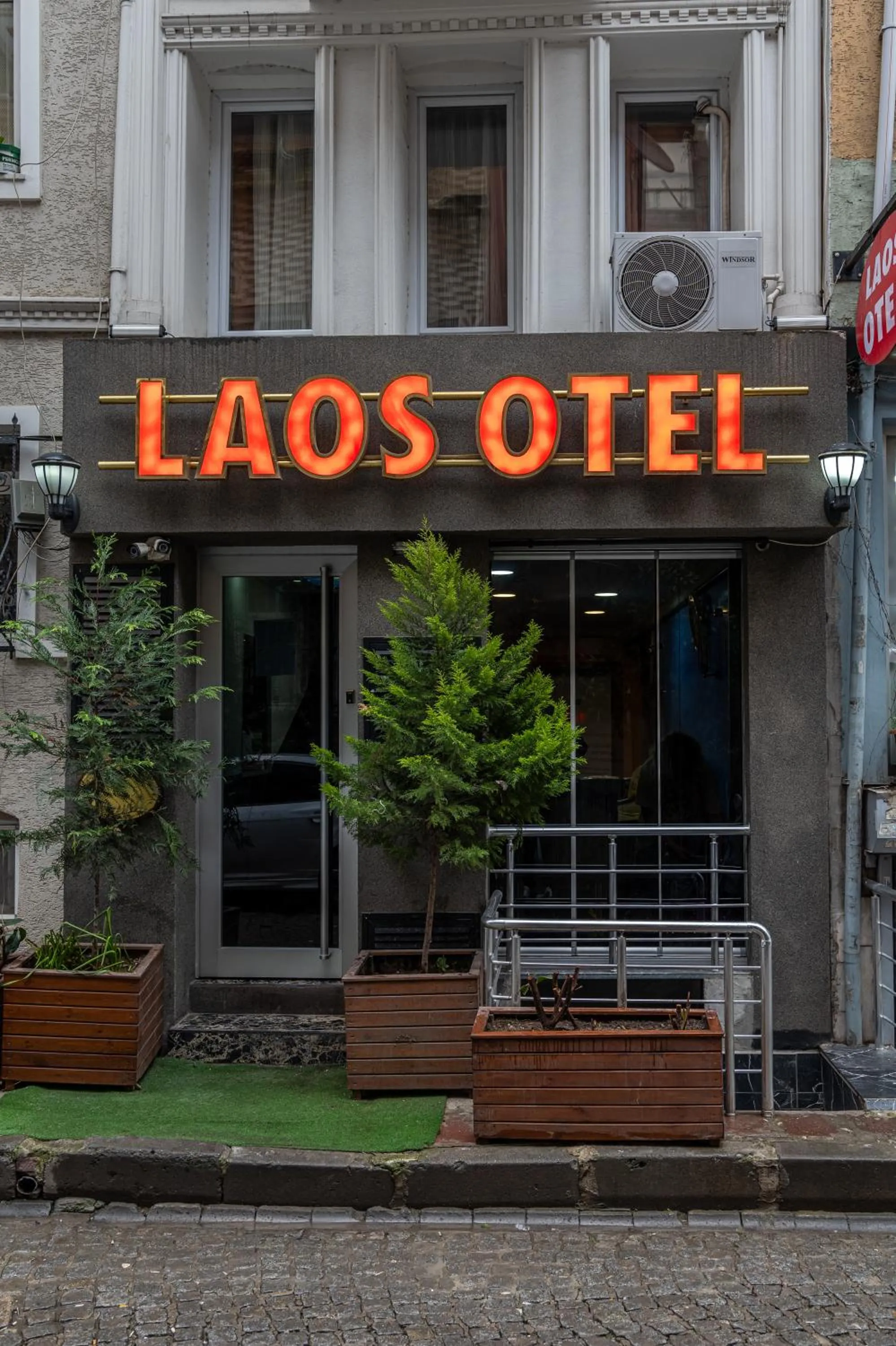 LAOS OTEL