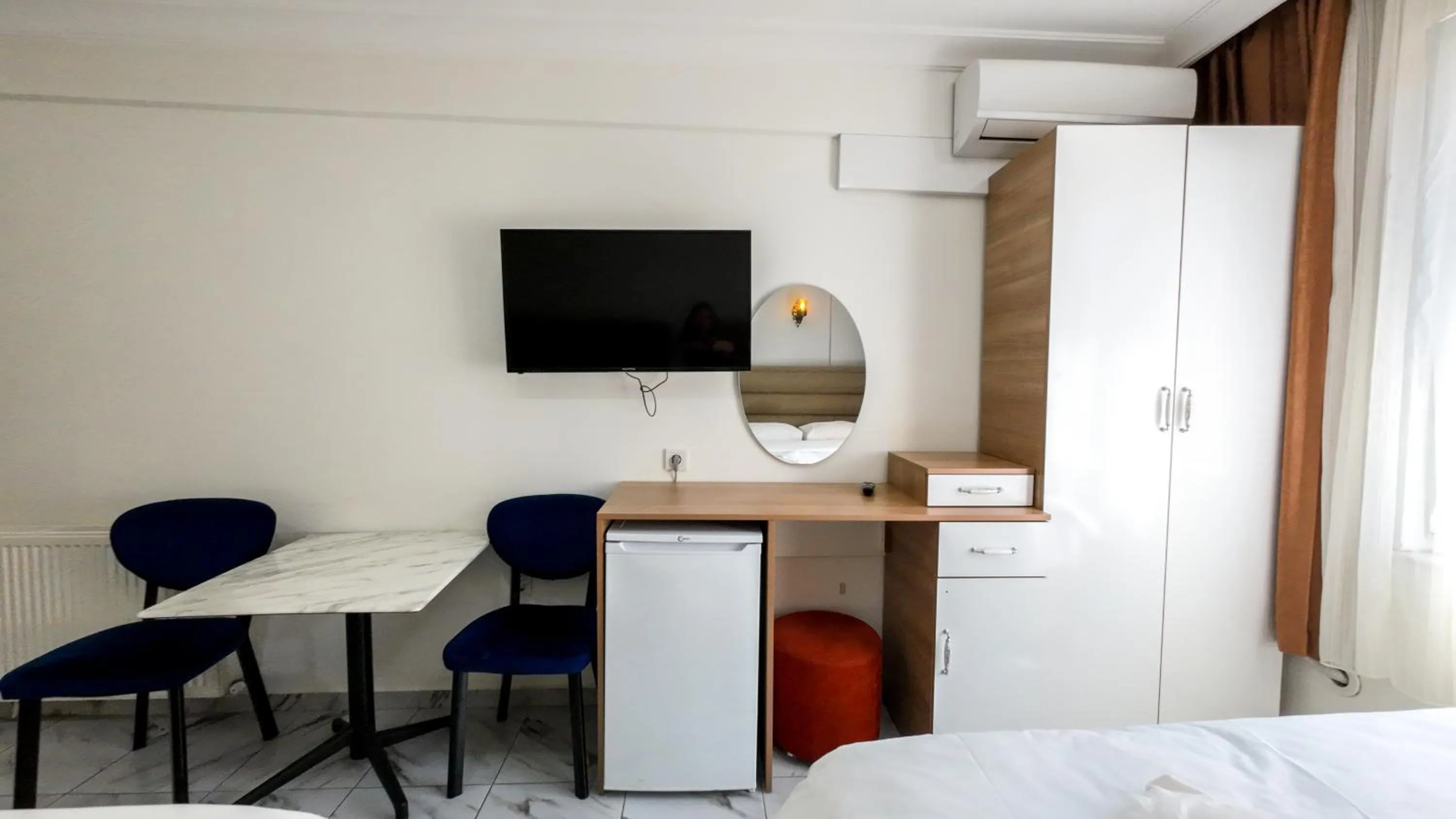 TV and multimedia, Bed in LAOS OTEL