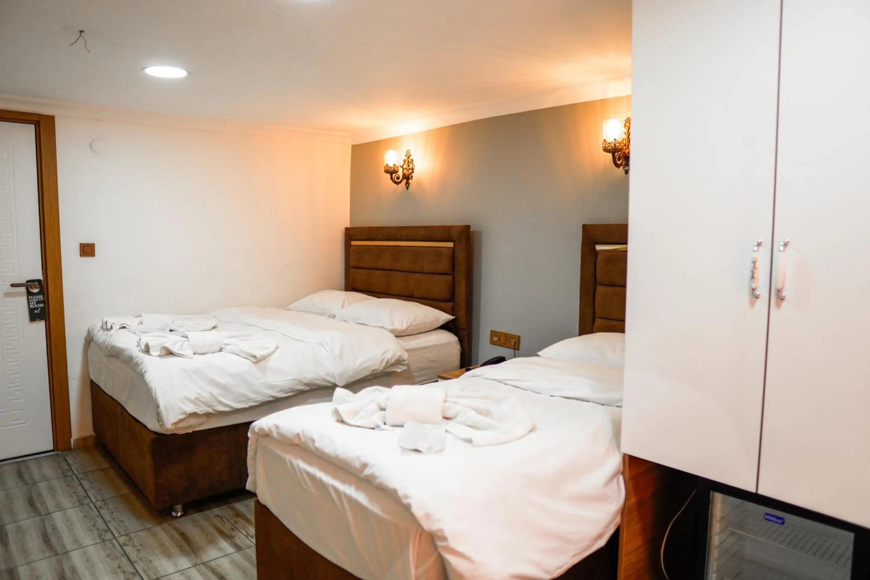 Photo of the whole room, Bed in LAOS OTEL