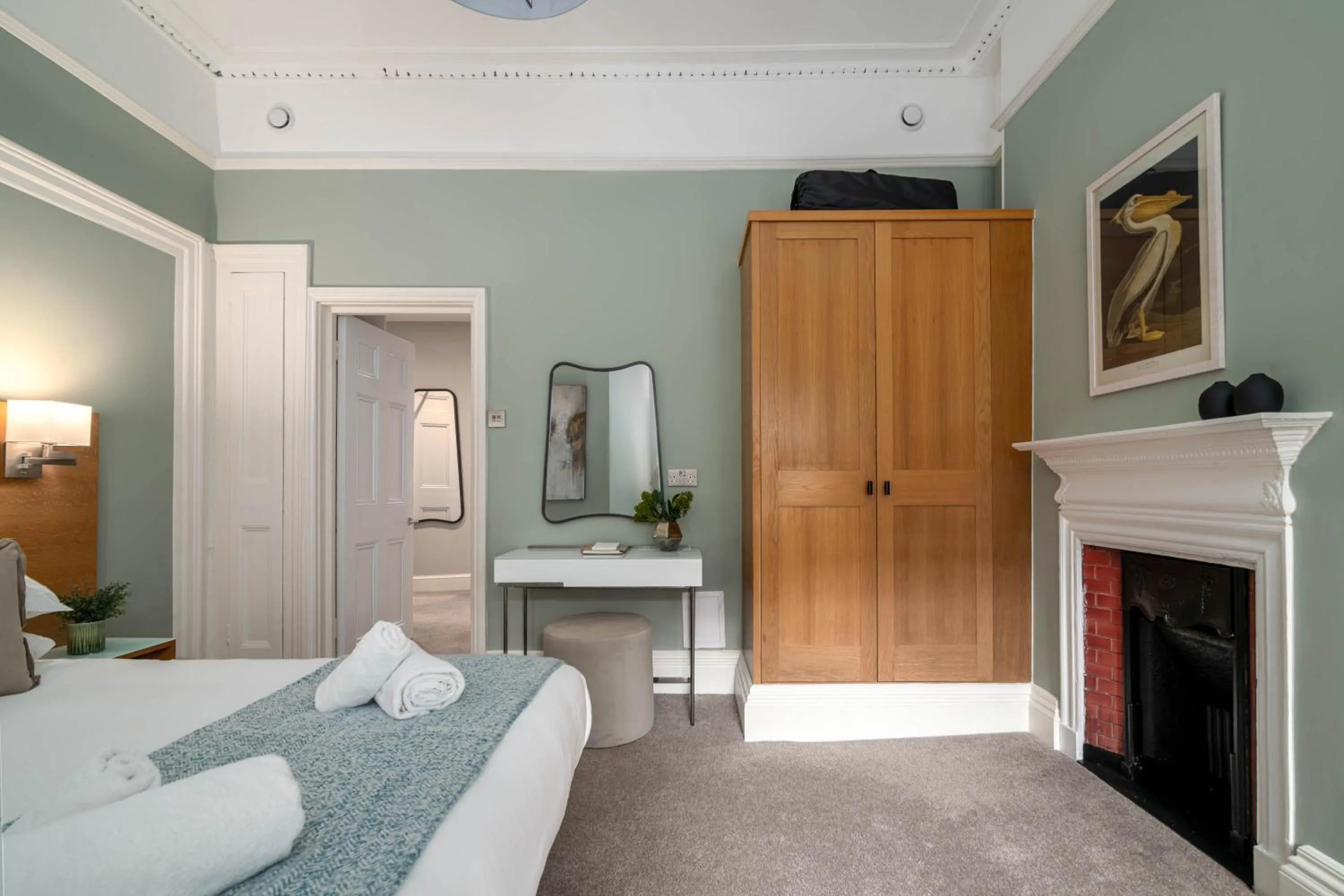 Bedroom, Bed in 5 Doughty Street - Urban Apartments