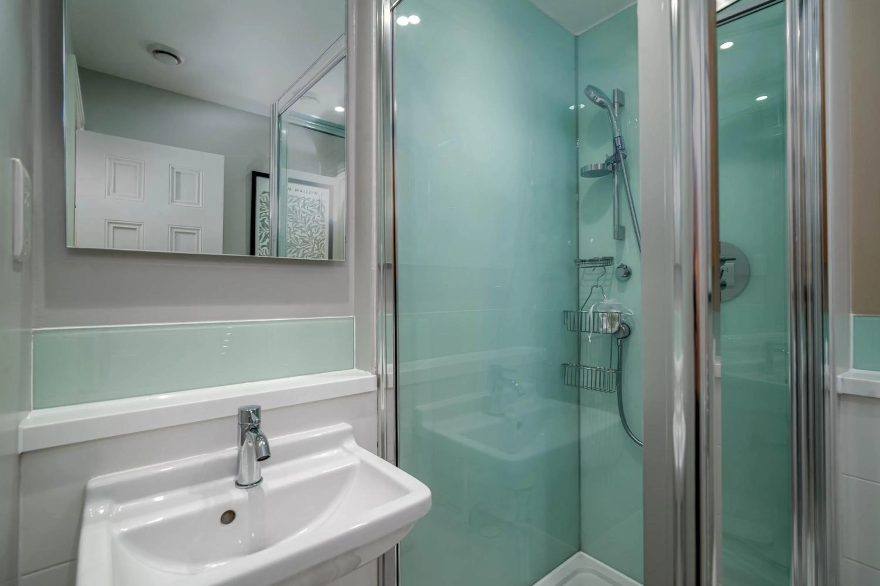 Bathroom in 5 Doughty Street - Urban Apartments