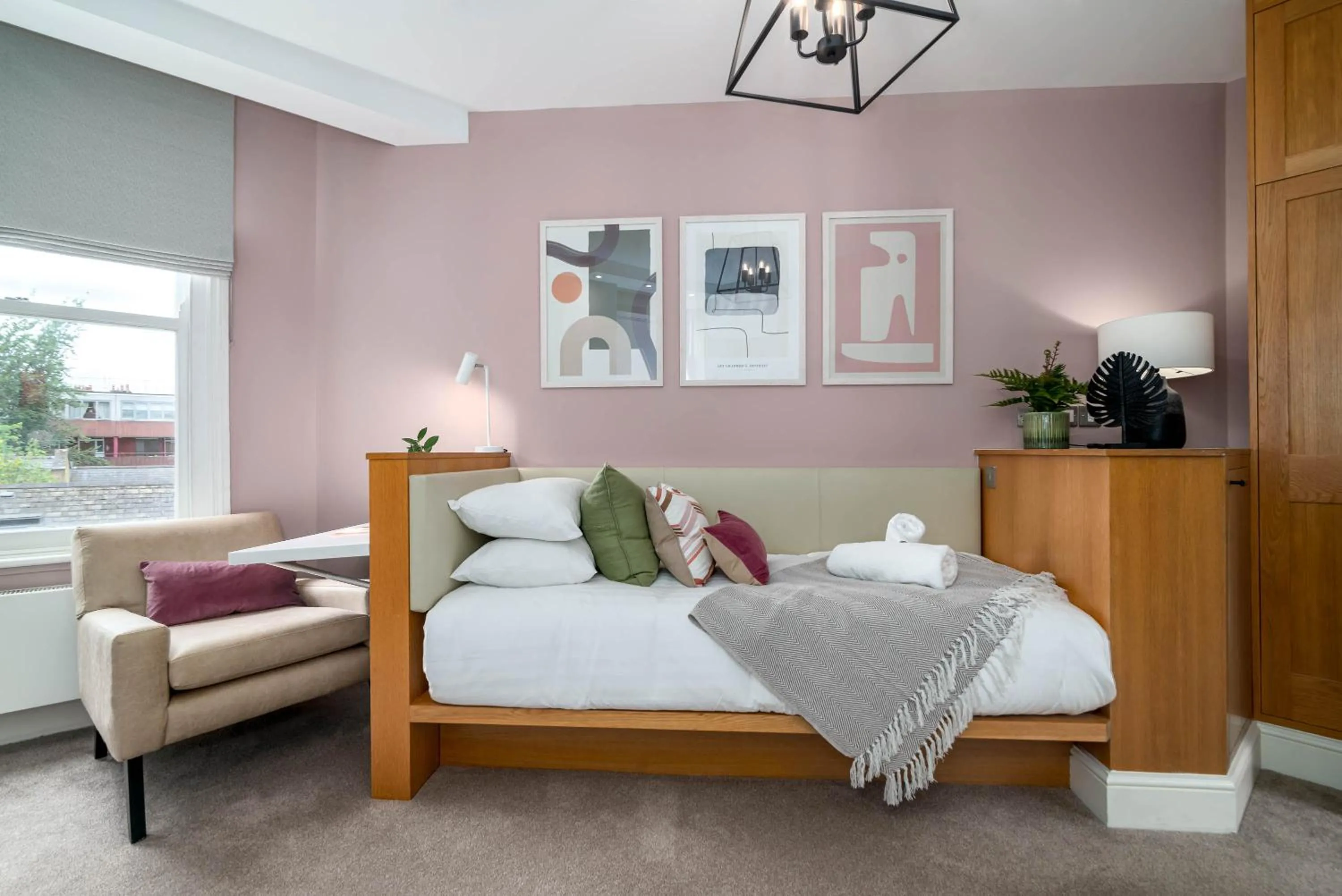 Photo of the whole room, Bed in 5 Doughty Street - Urban Apartments