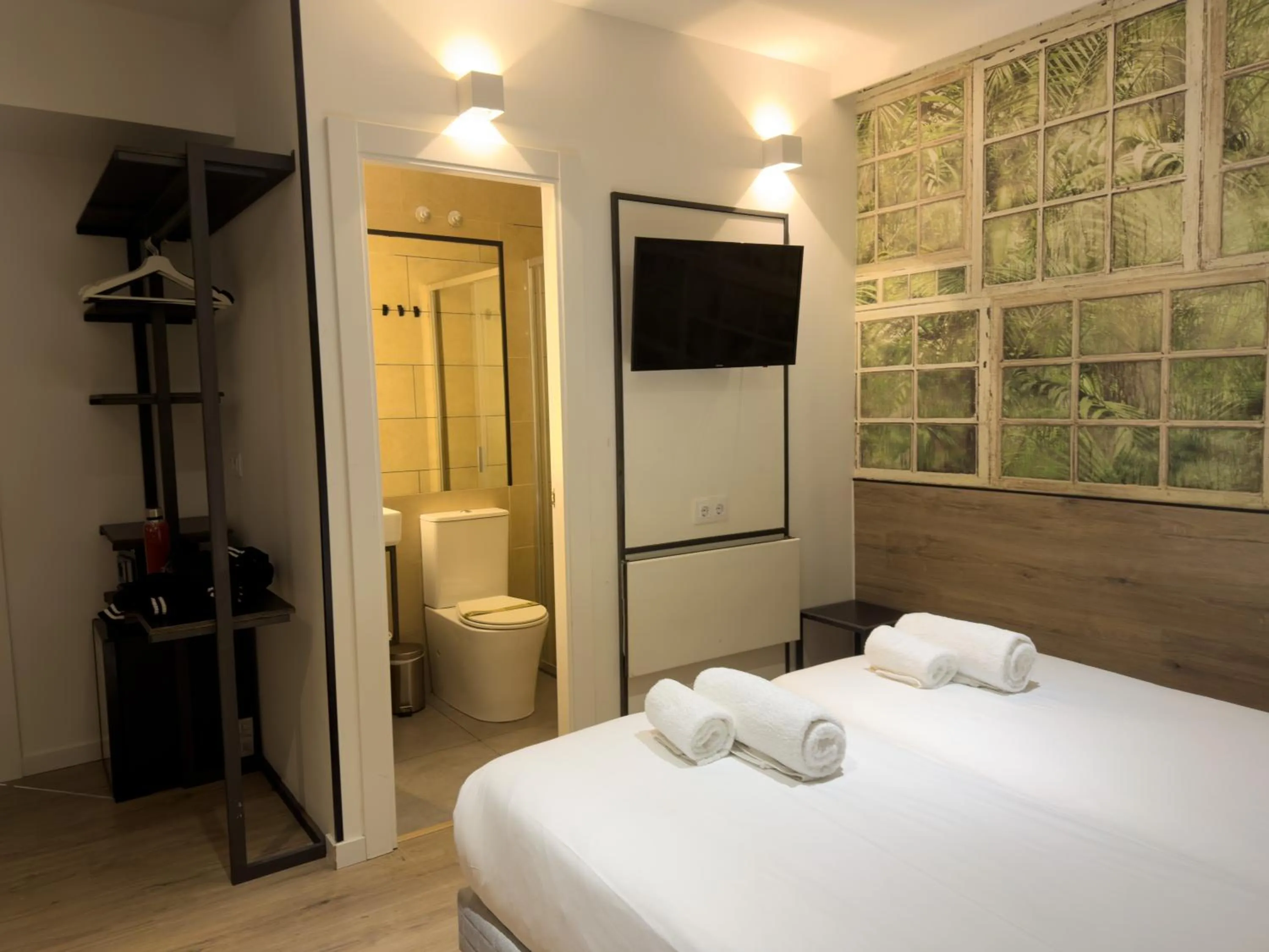 Bedroom, Bed in Casp Green House