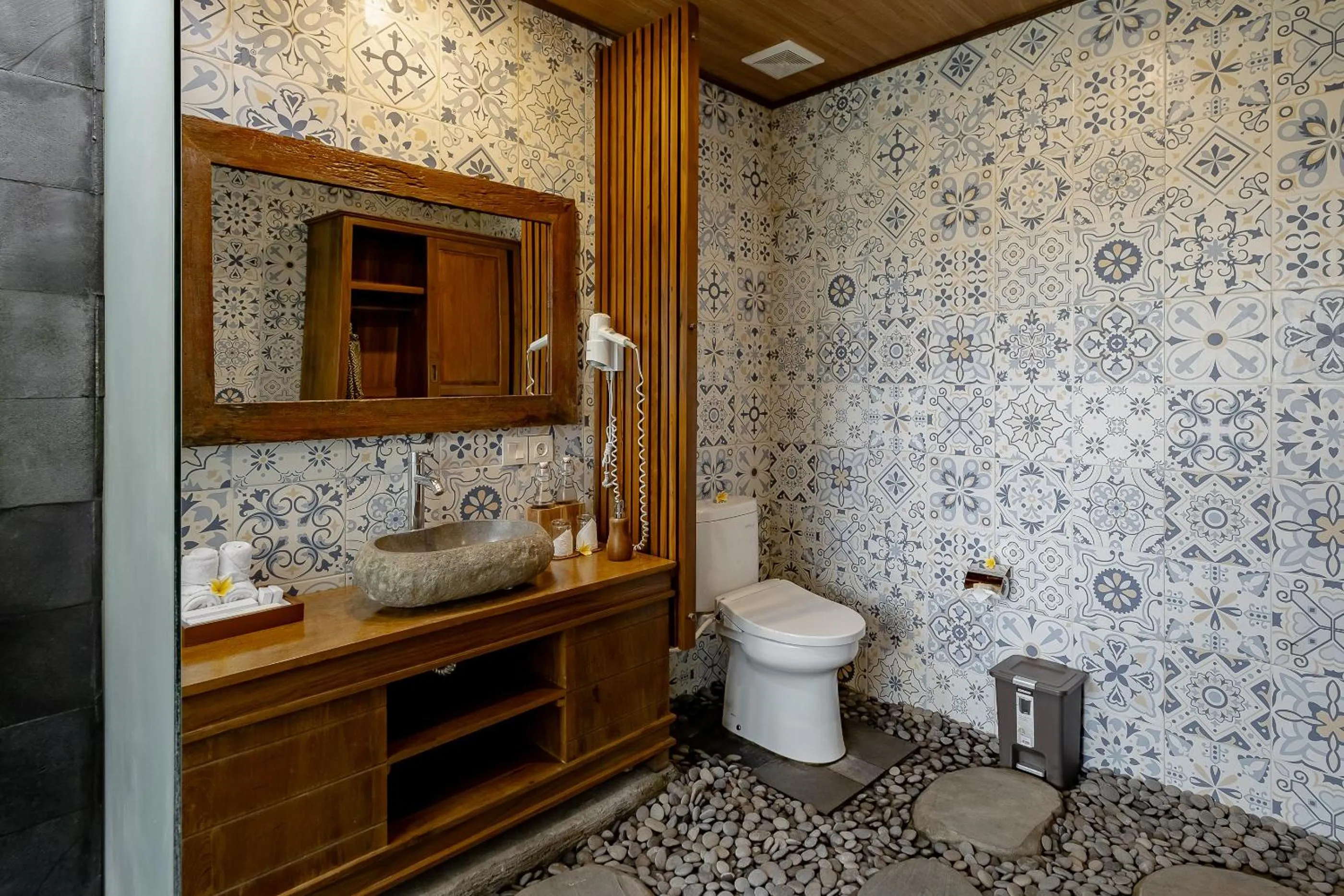 Toilet in Anandari Ubud Villa