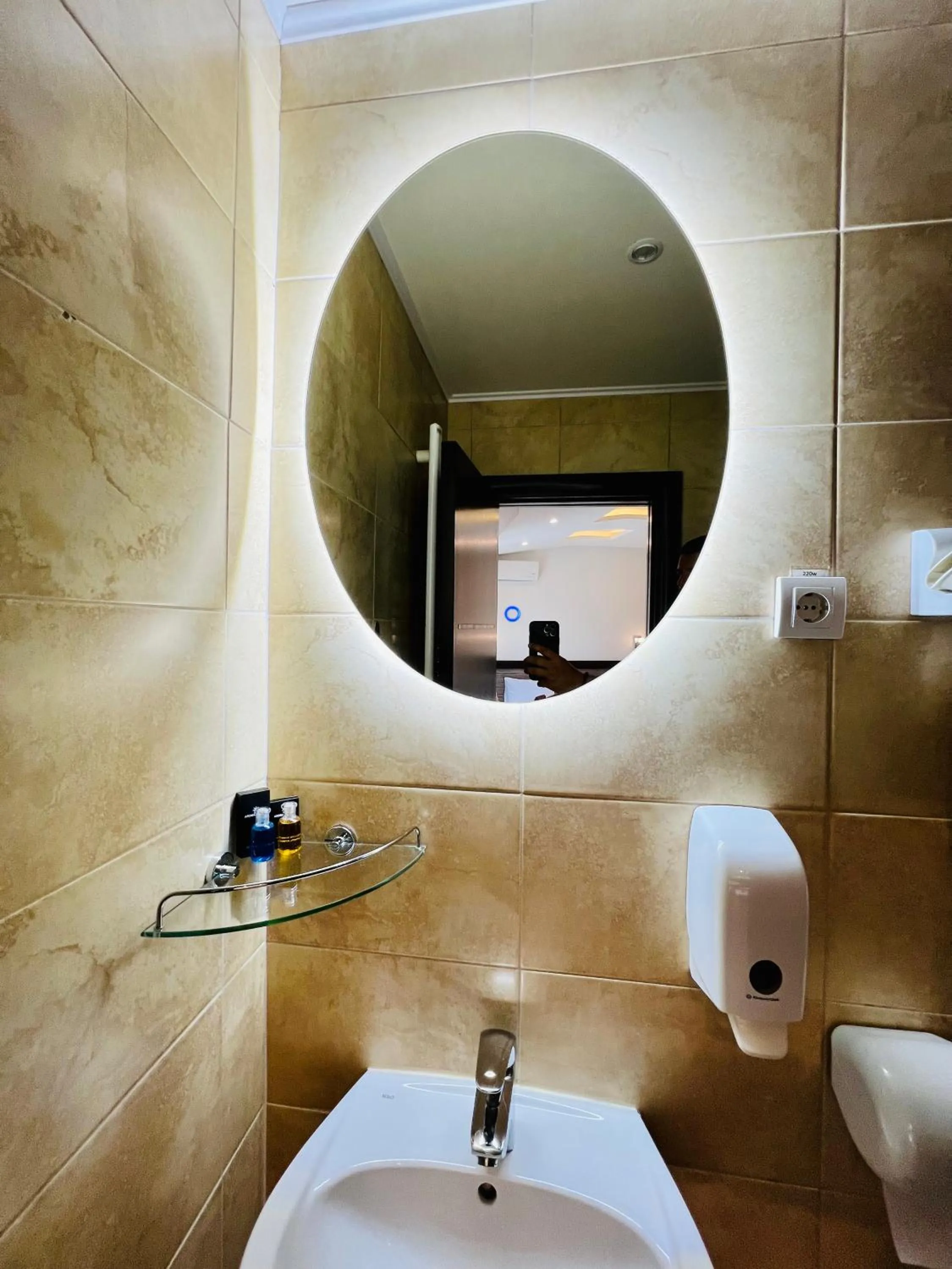 Bathroom in Side One Design Hotel Garni