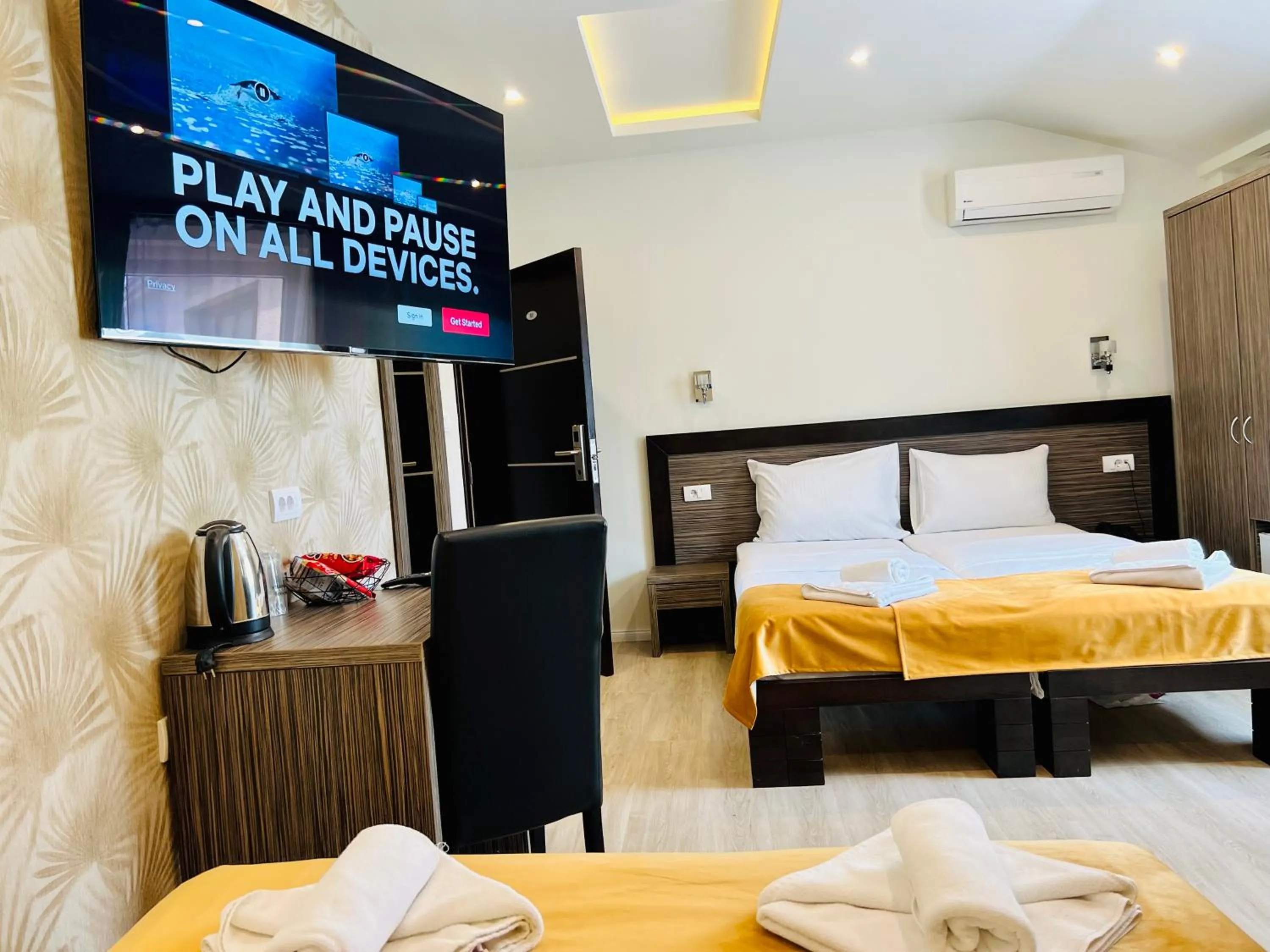 Bedroom, Bed in Side One Design Hotel Garni