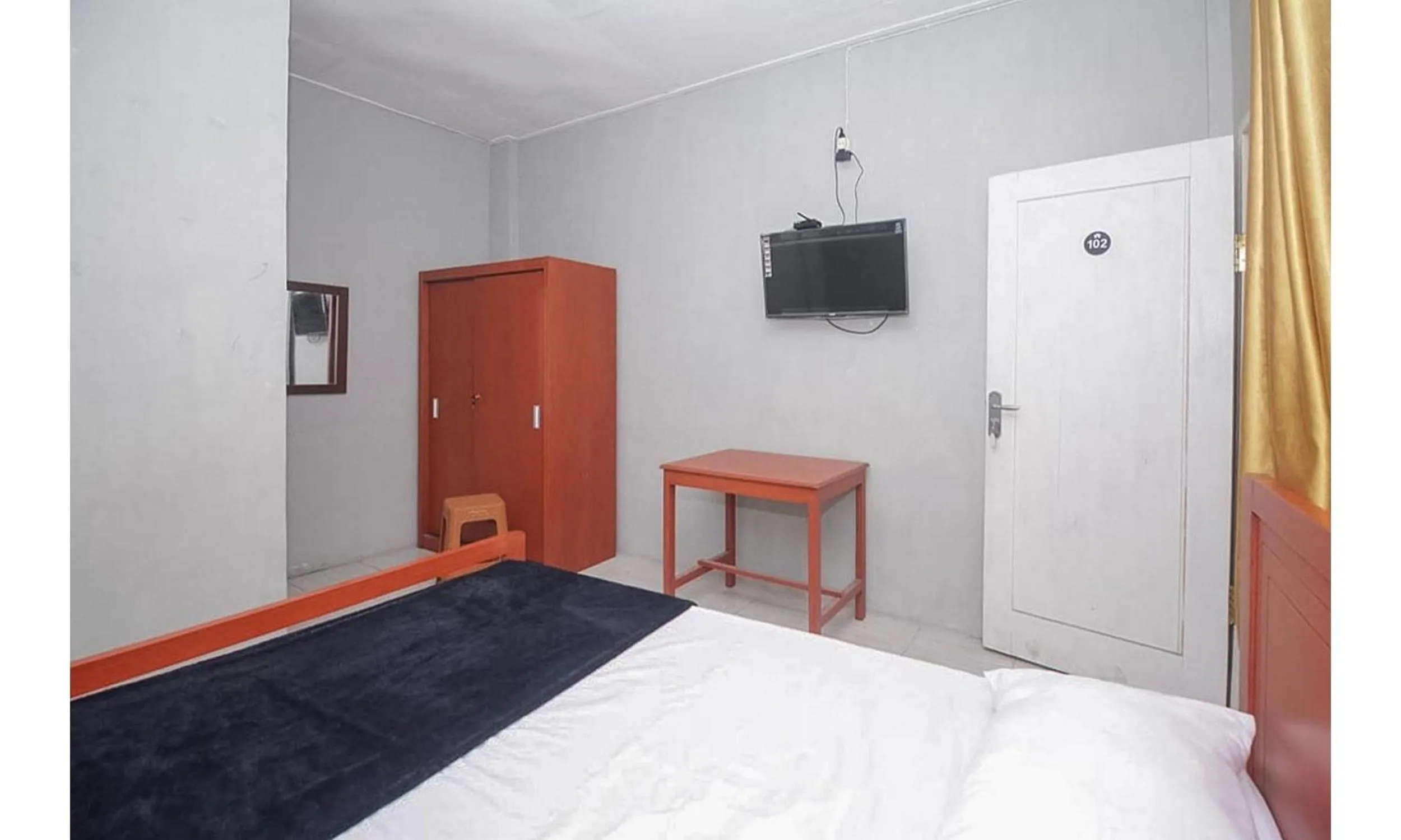 TV and multimedia, Bed in Lidez Residence Bitung