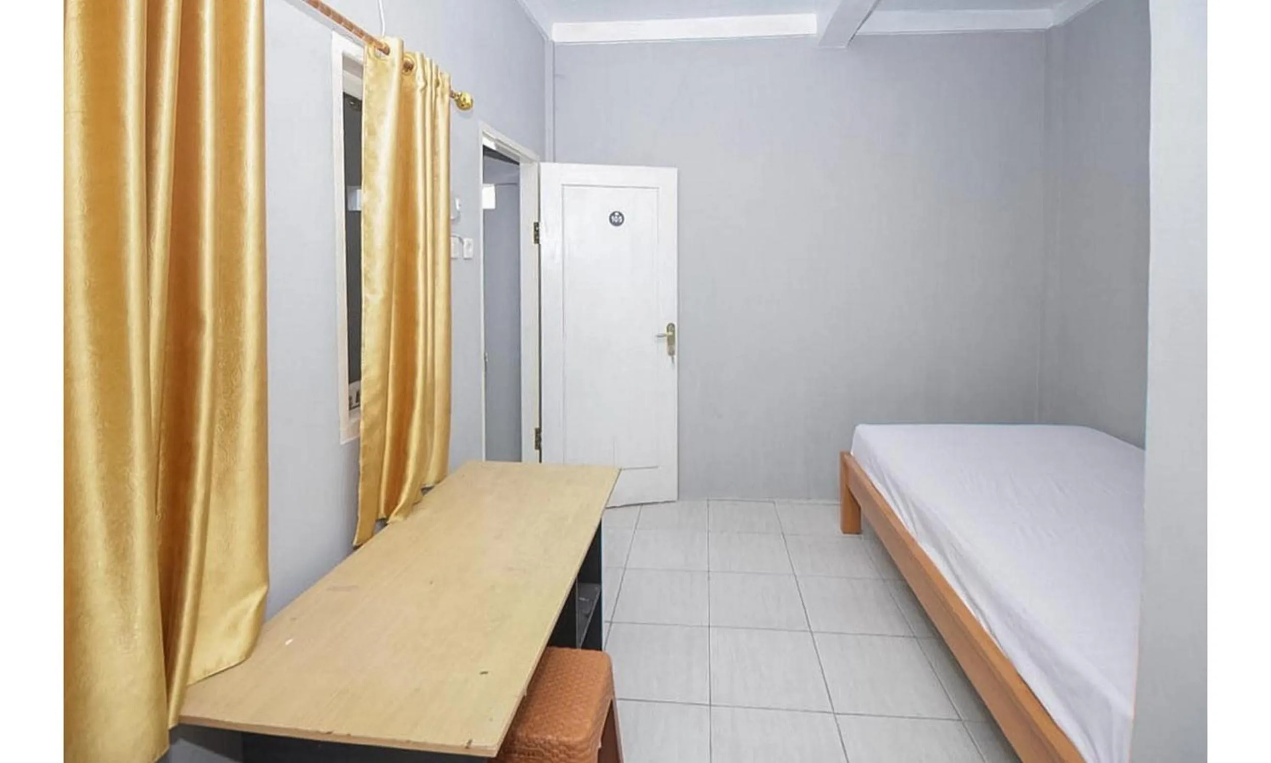 Photo of the whole room, Bed in Lidez Residence Bitung