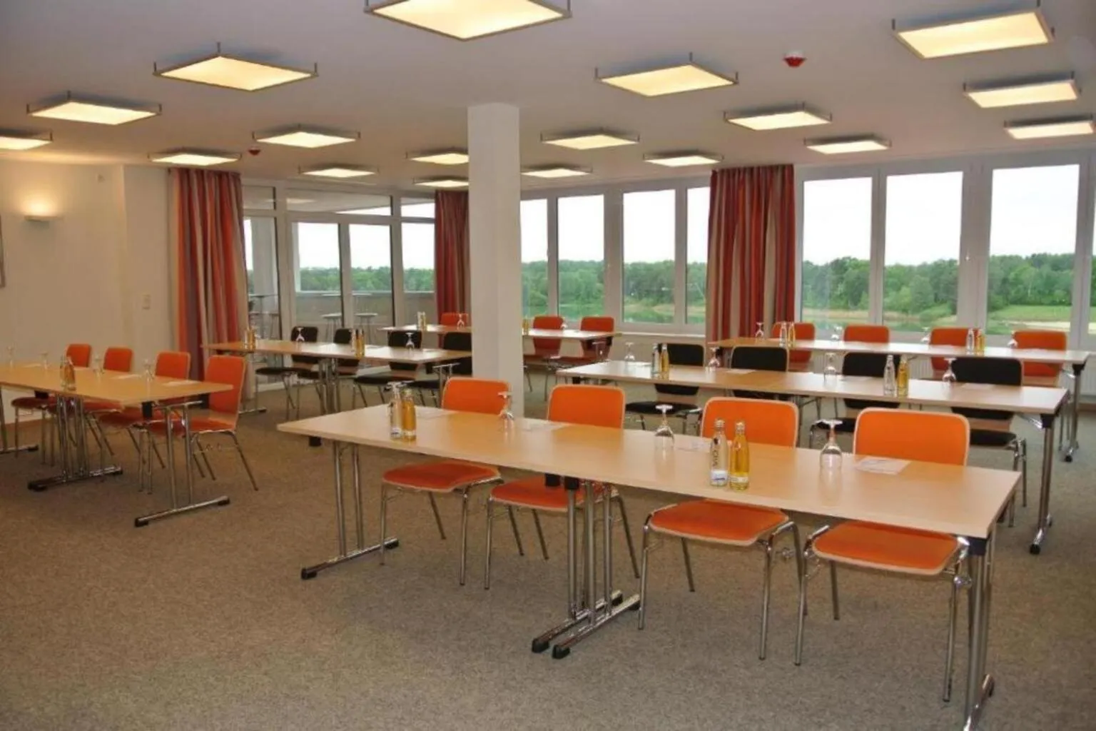 Meeting/conference room in Bernsteinsee Hotel and Ferien by Palette Resorts