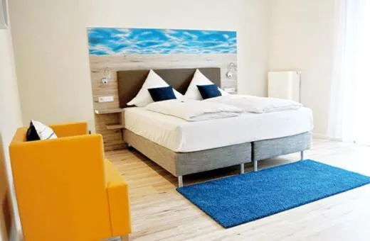 Bedroom, Bed in Bernsteinsee Hotel&Ferien