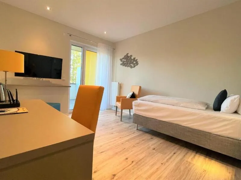 Bedroom, Bed in Bernsteinsee Hotel&Ferien