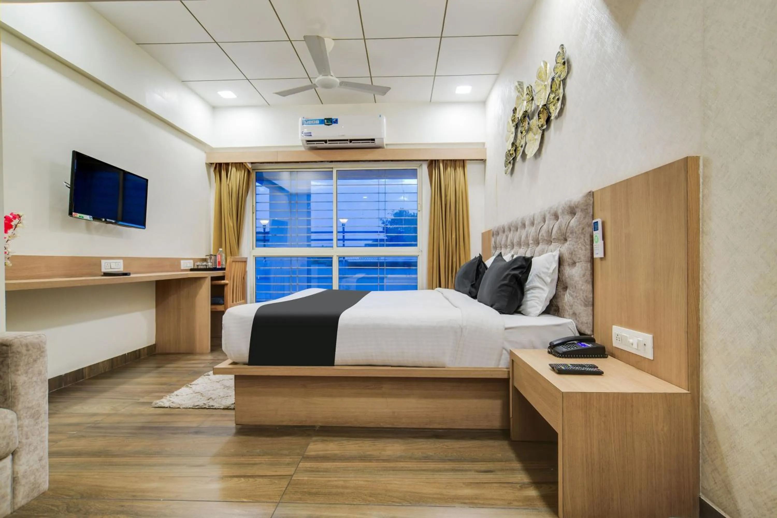 Bedroom, Bed in Townhouse Oak PTC Indore Junction