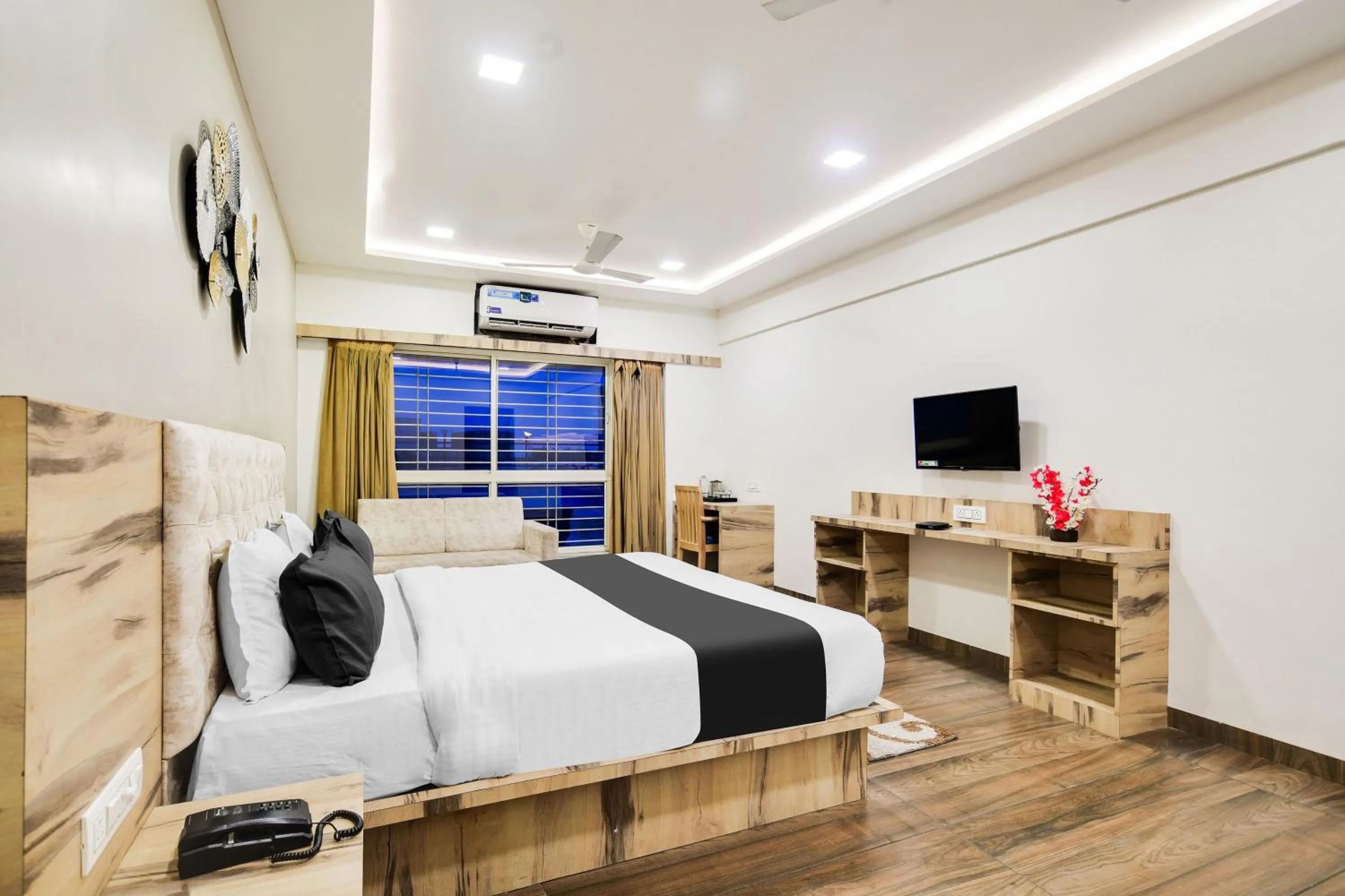 Townhouse Oak PTC Indore Junction