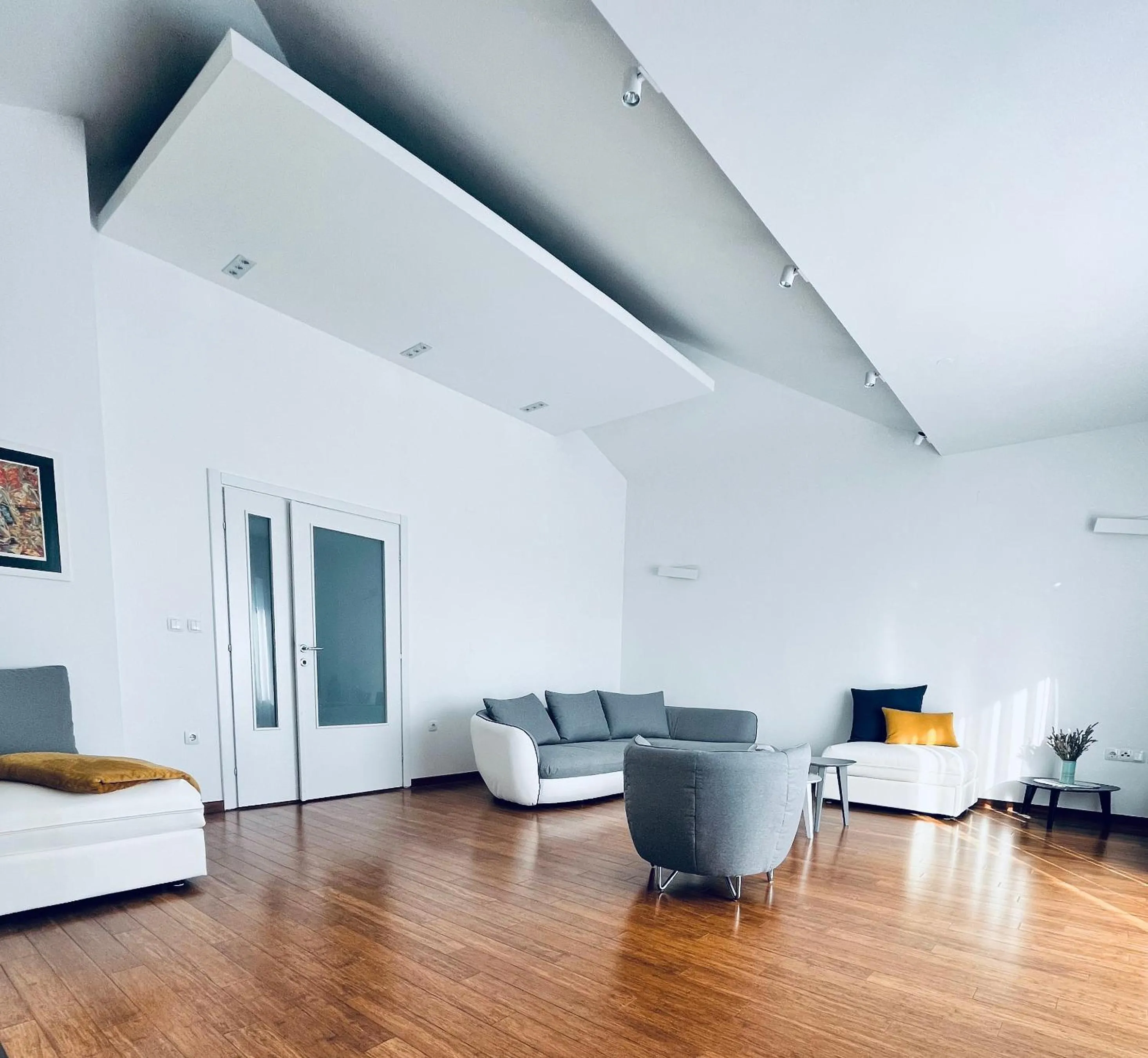 SKY - beautiful rooftop apartment with shared pool