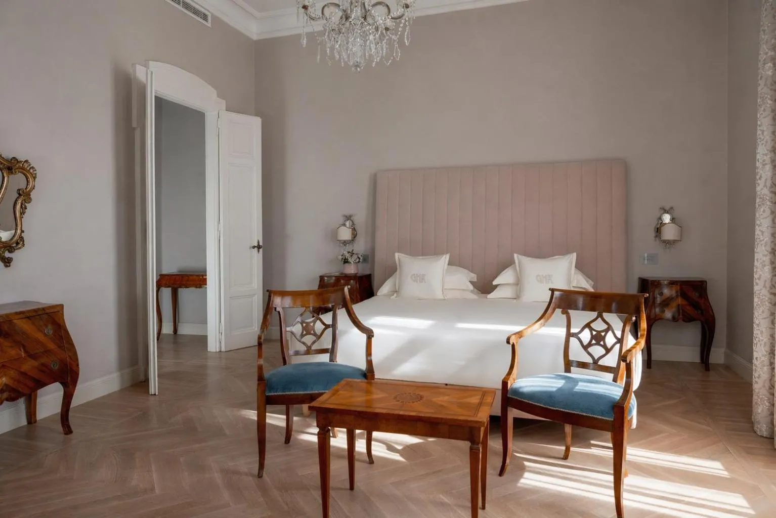 Bed in Grand Hotel Rimini