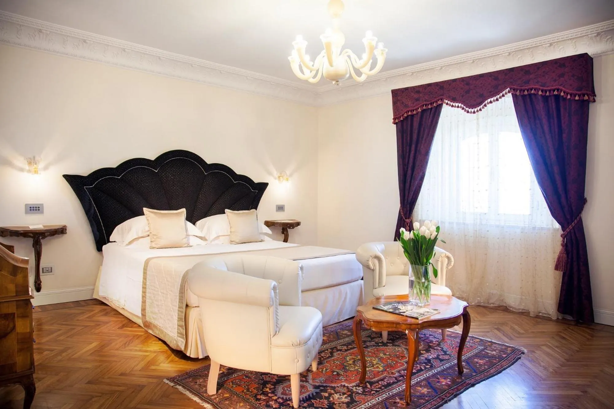 Photo of the whole room, Bed in Grand Hotel Rimini