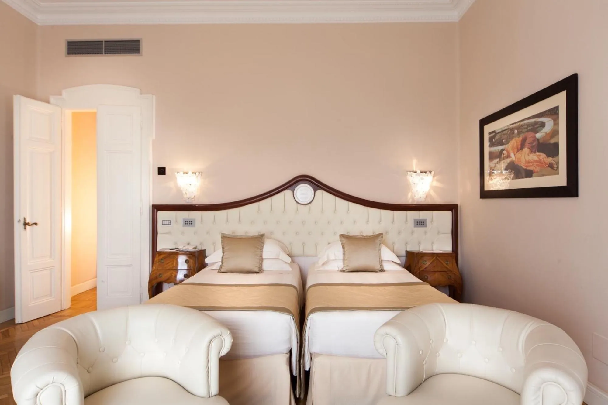 Bed in Grand Hotel Rimini