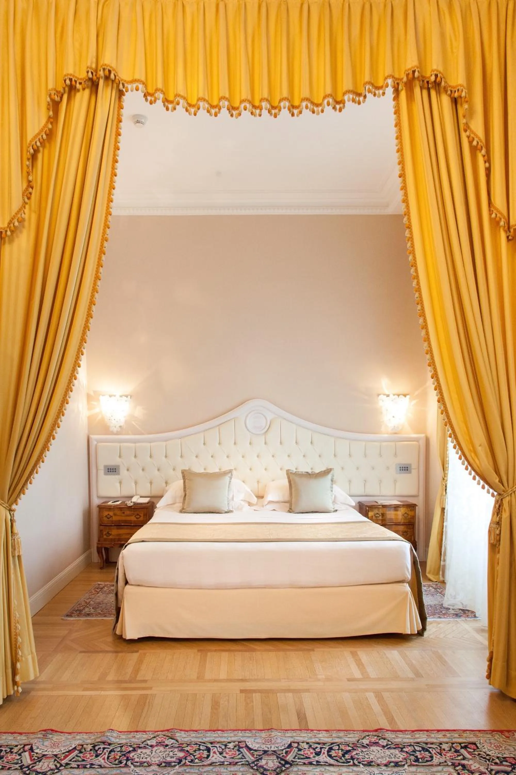 Photo of the whole room, Bed in Grand Hotel Rimini