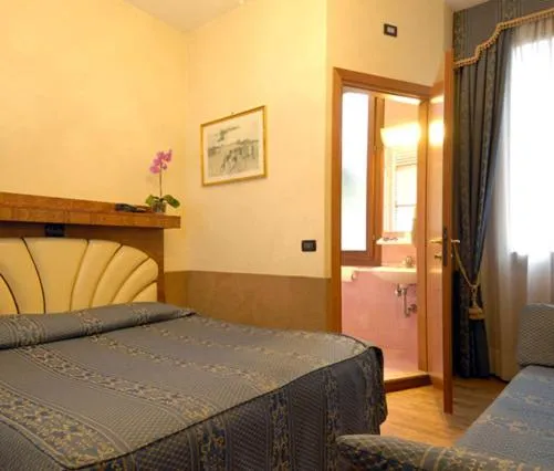 Photo of the whole room, Bed in Atlantide Hotel