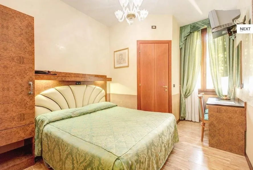 Photo of the whole room, Bed in Atlantide Hotel