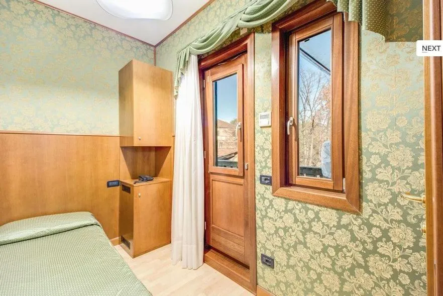 Photo of the whole room, Bed in Atlantide Hotel