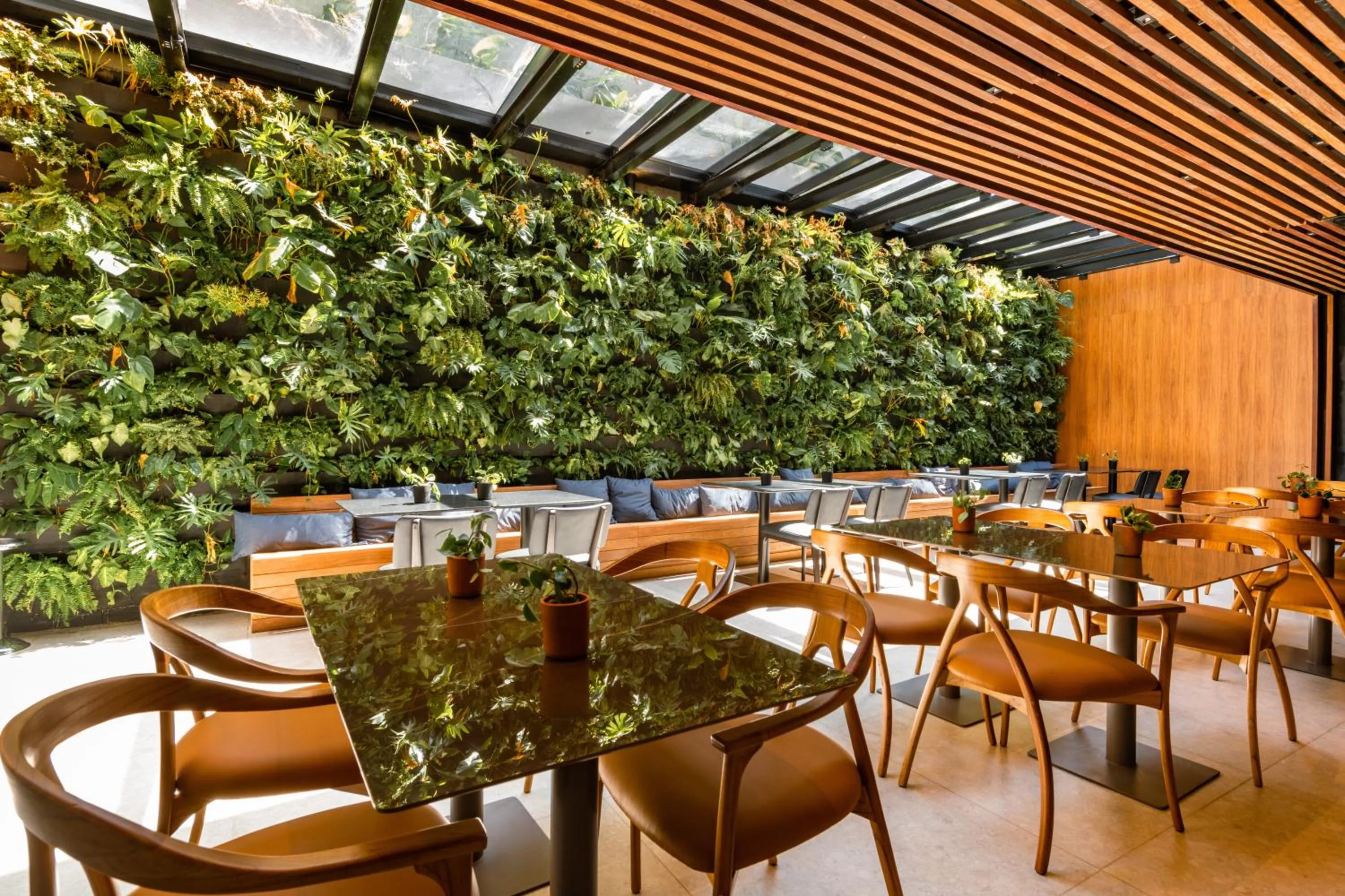 Restaurant/places to eat in BA'RA Hotel