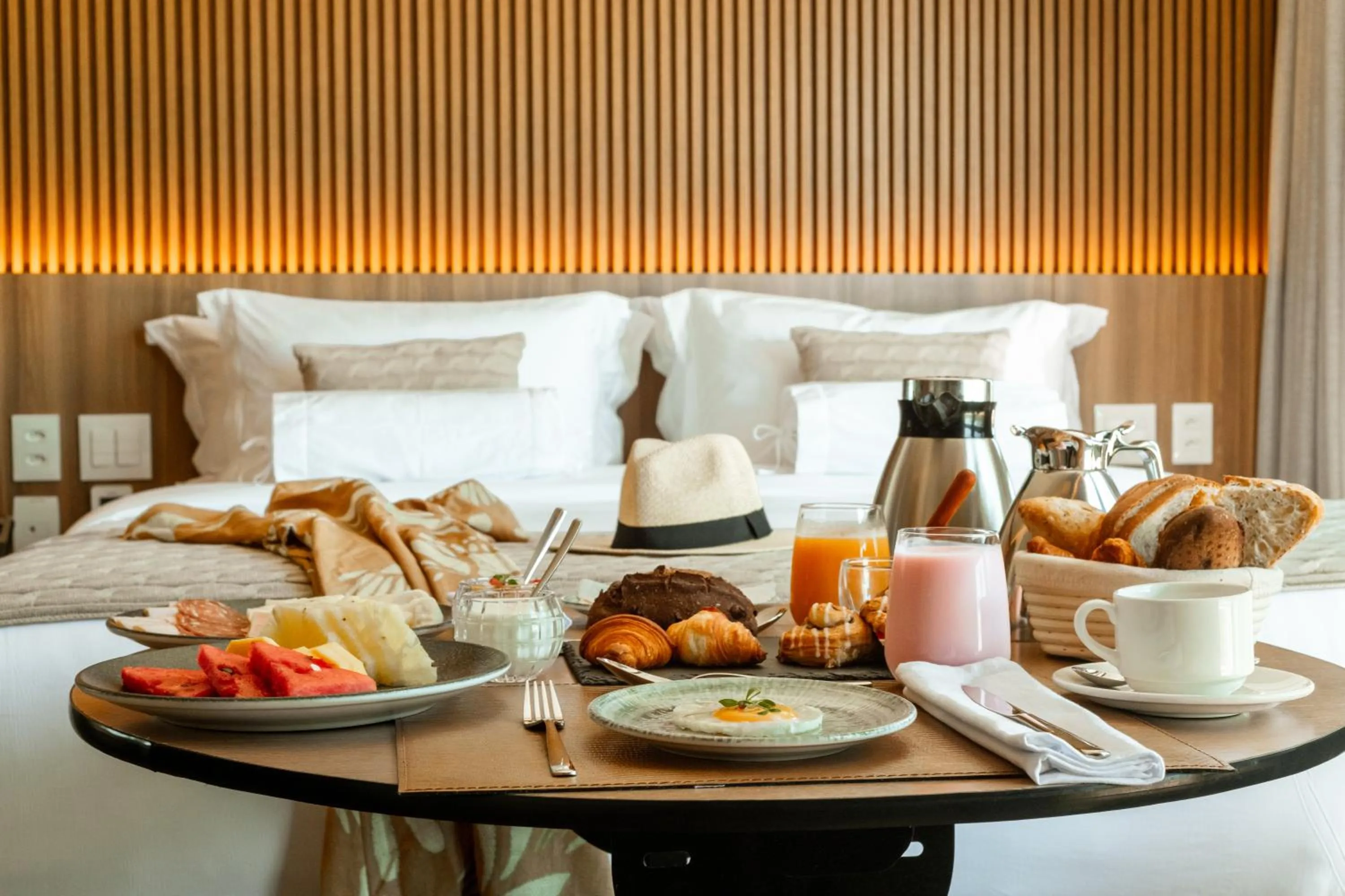 Breakfast, Bed in BA'RA Hotel