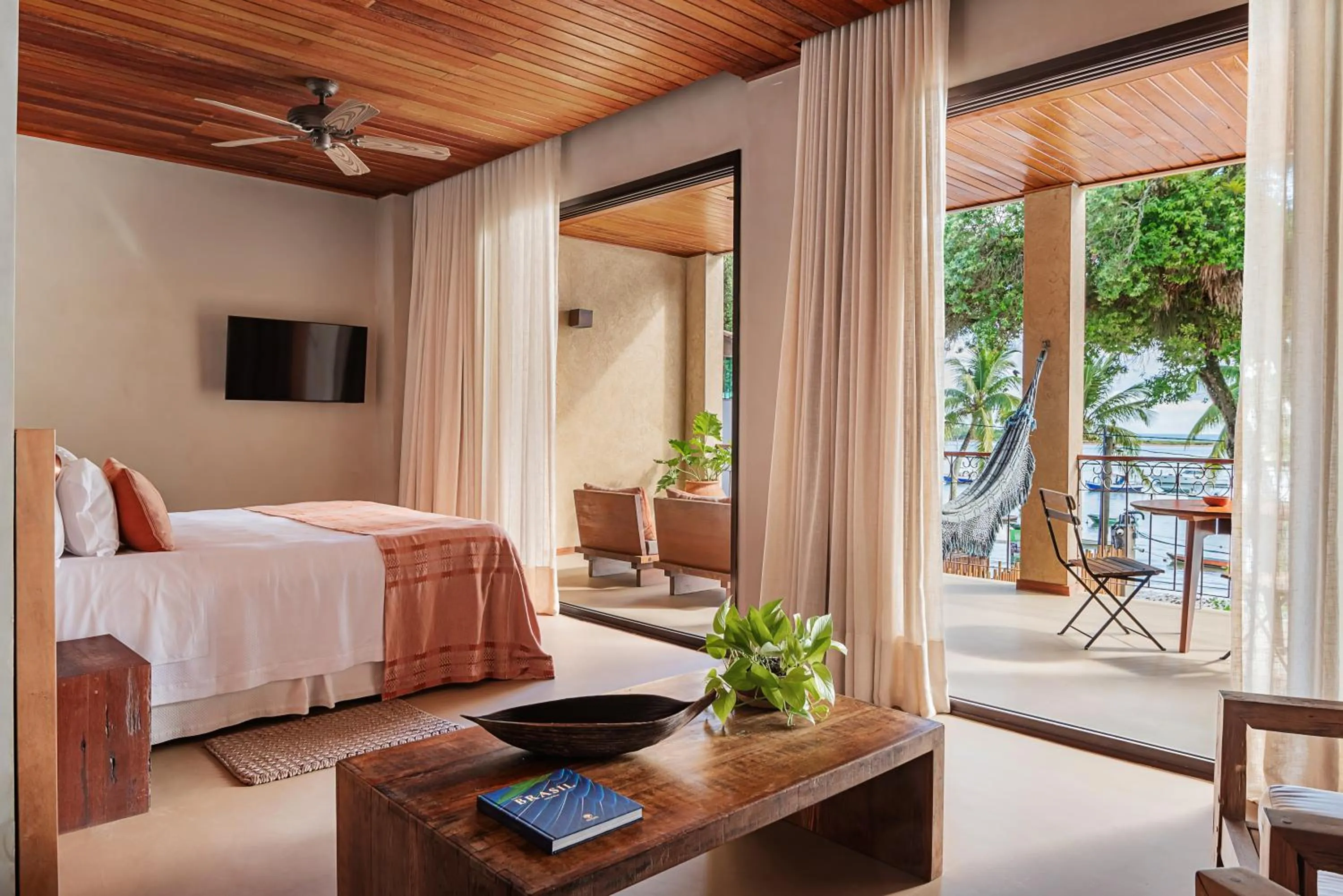 Bed in Barracuda Boutique