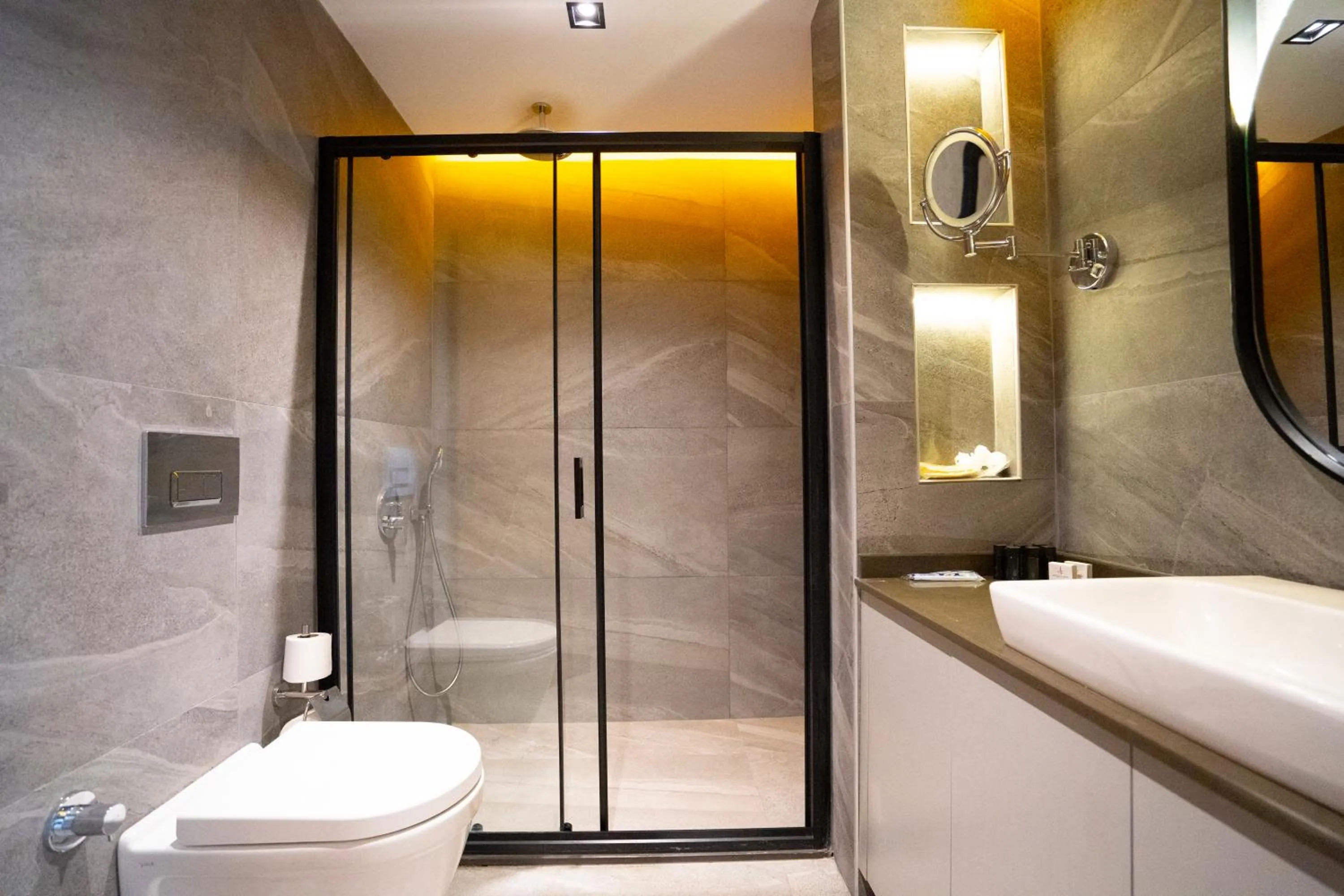 Toilet in Antalya City Hotel & Spa