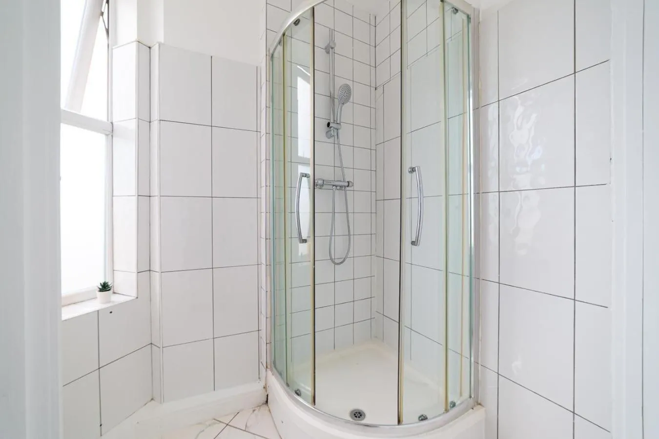 Bathroom in Diana Hotel Near Wembley Self Serviced Apartments