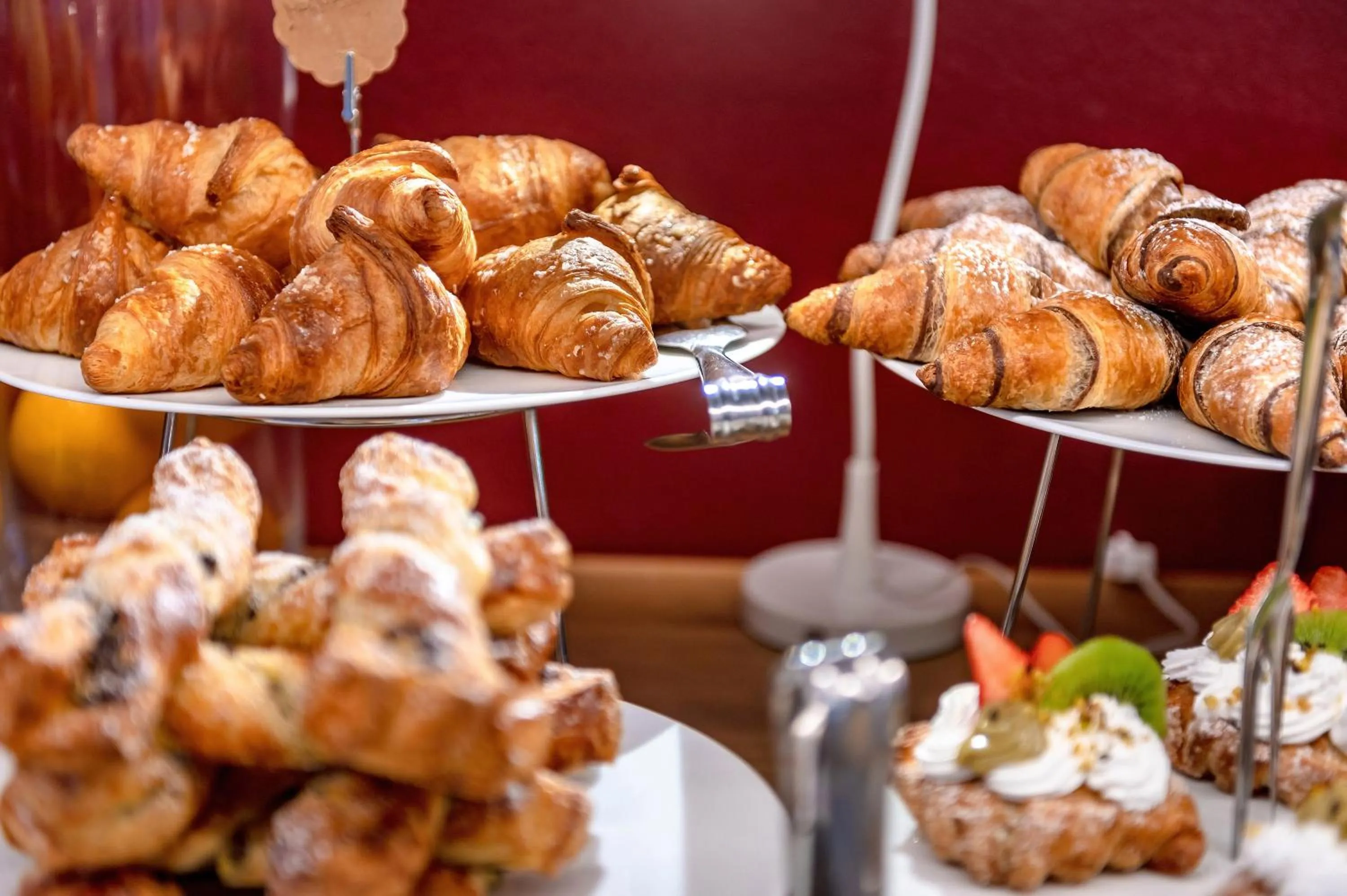 Breakfast in Domino Suite Hotel & Residence