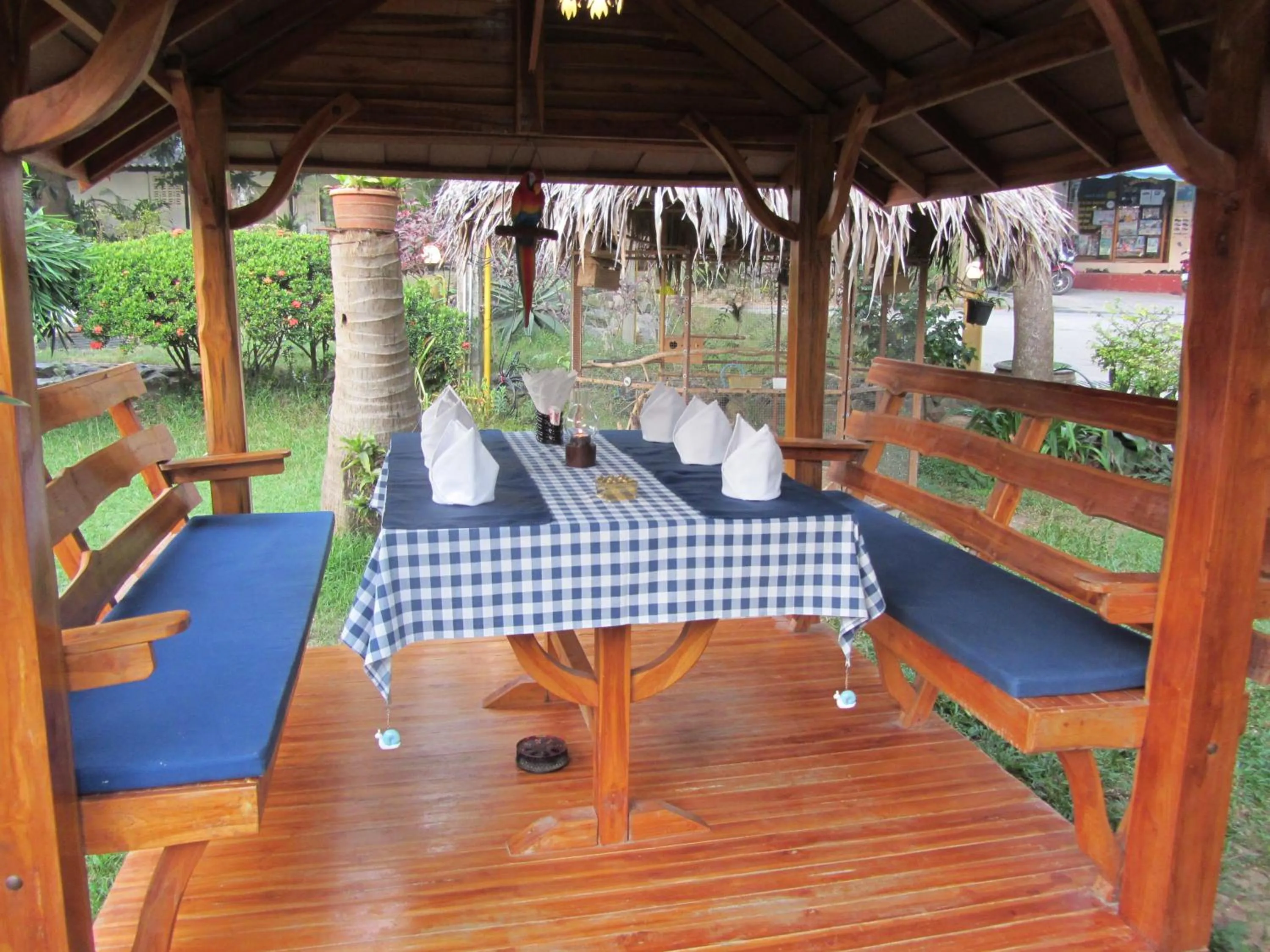 Restaurant/places to eat in Flower Paradise Bungalows & Swiss Restaurant Roestiland