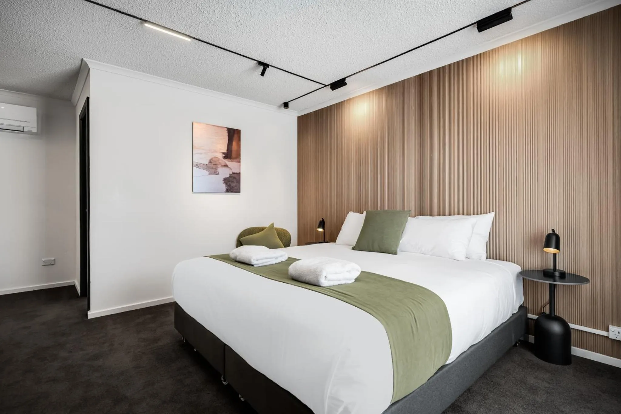 Bed in Innova Motel Warrnambool