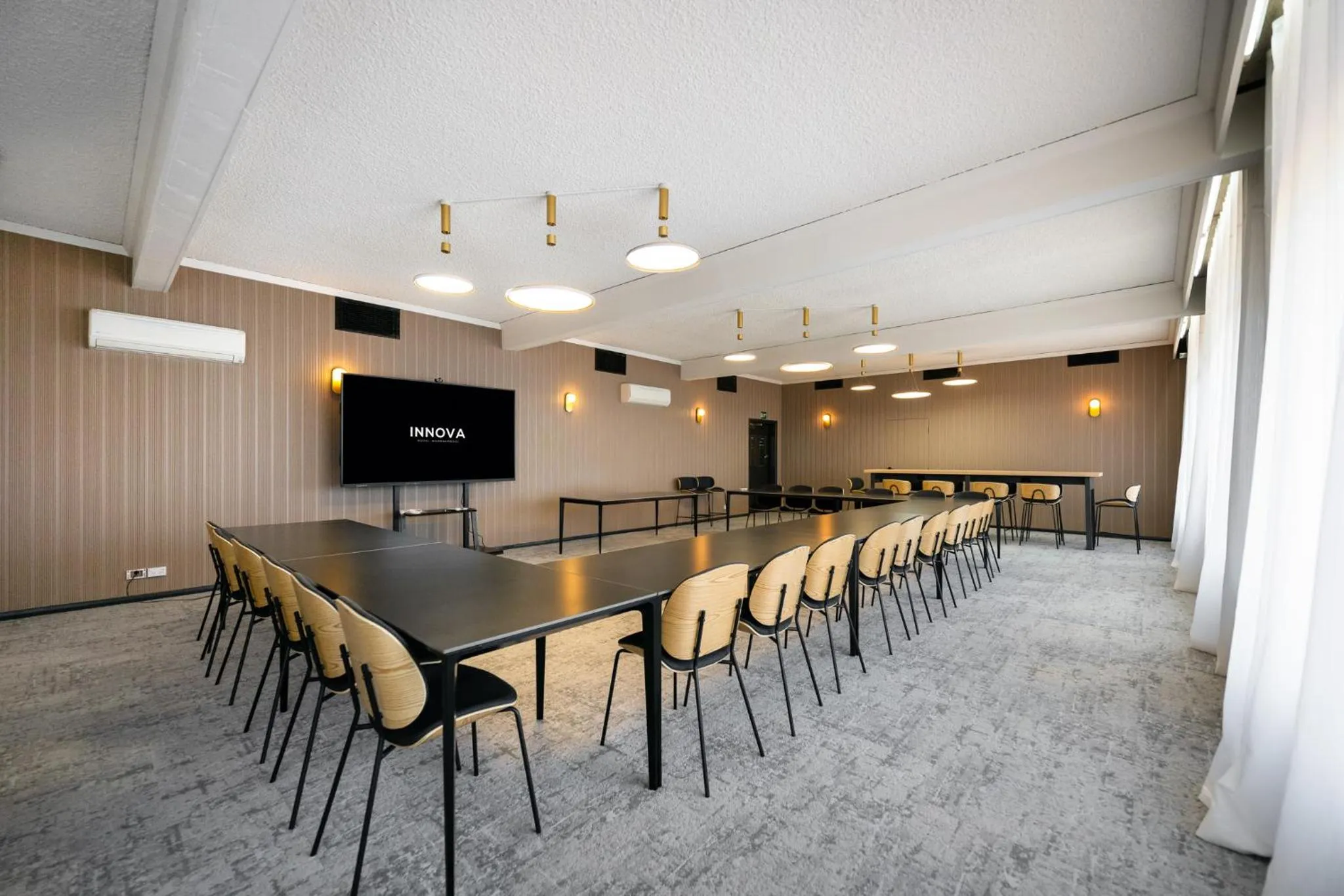 Meeting/conference room in Innova Motel Warrnambool
