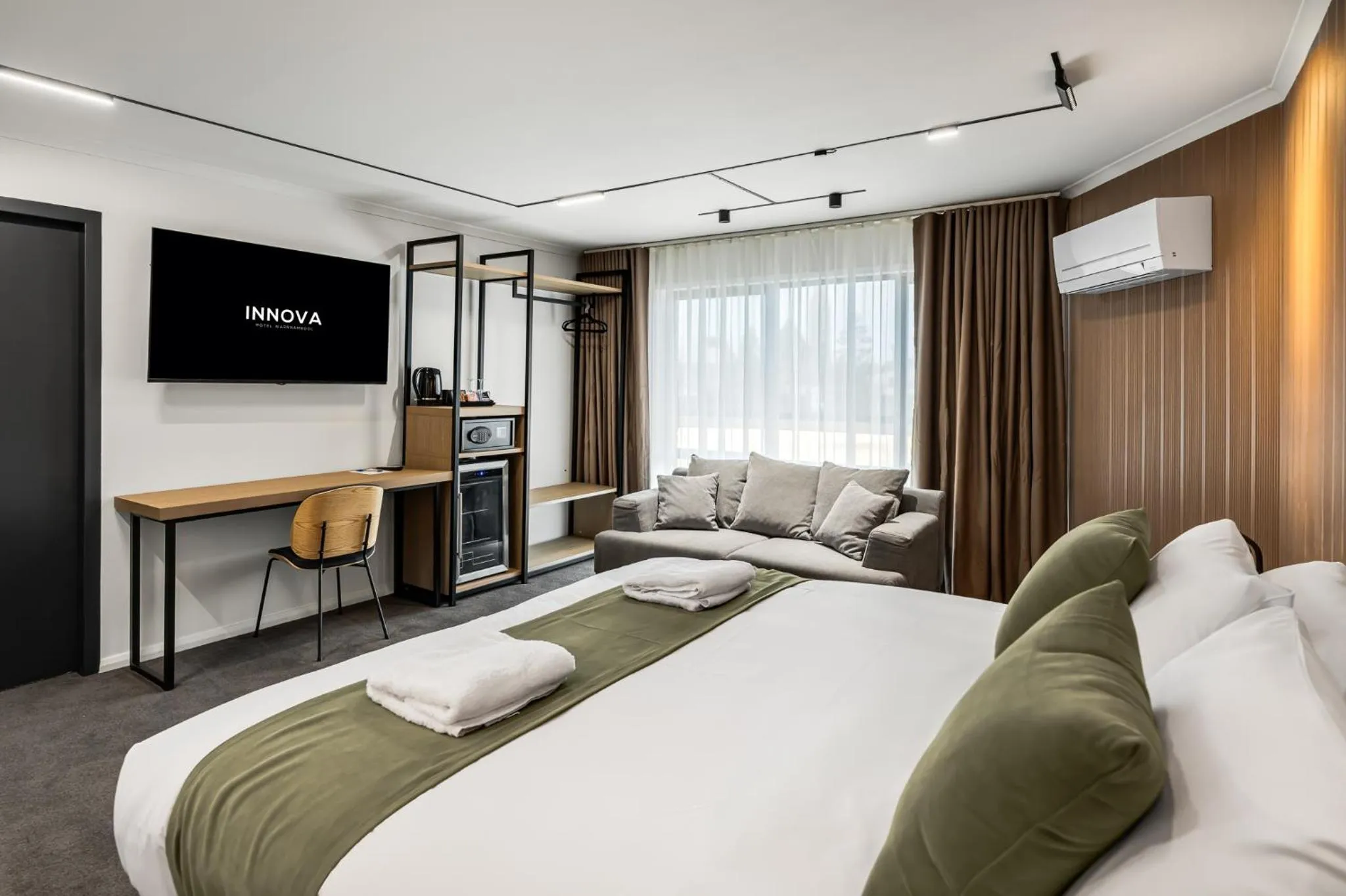 Photo of the whole room, Bed in Innova Motel Warrnambool